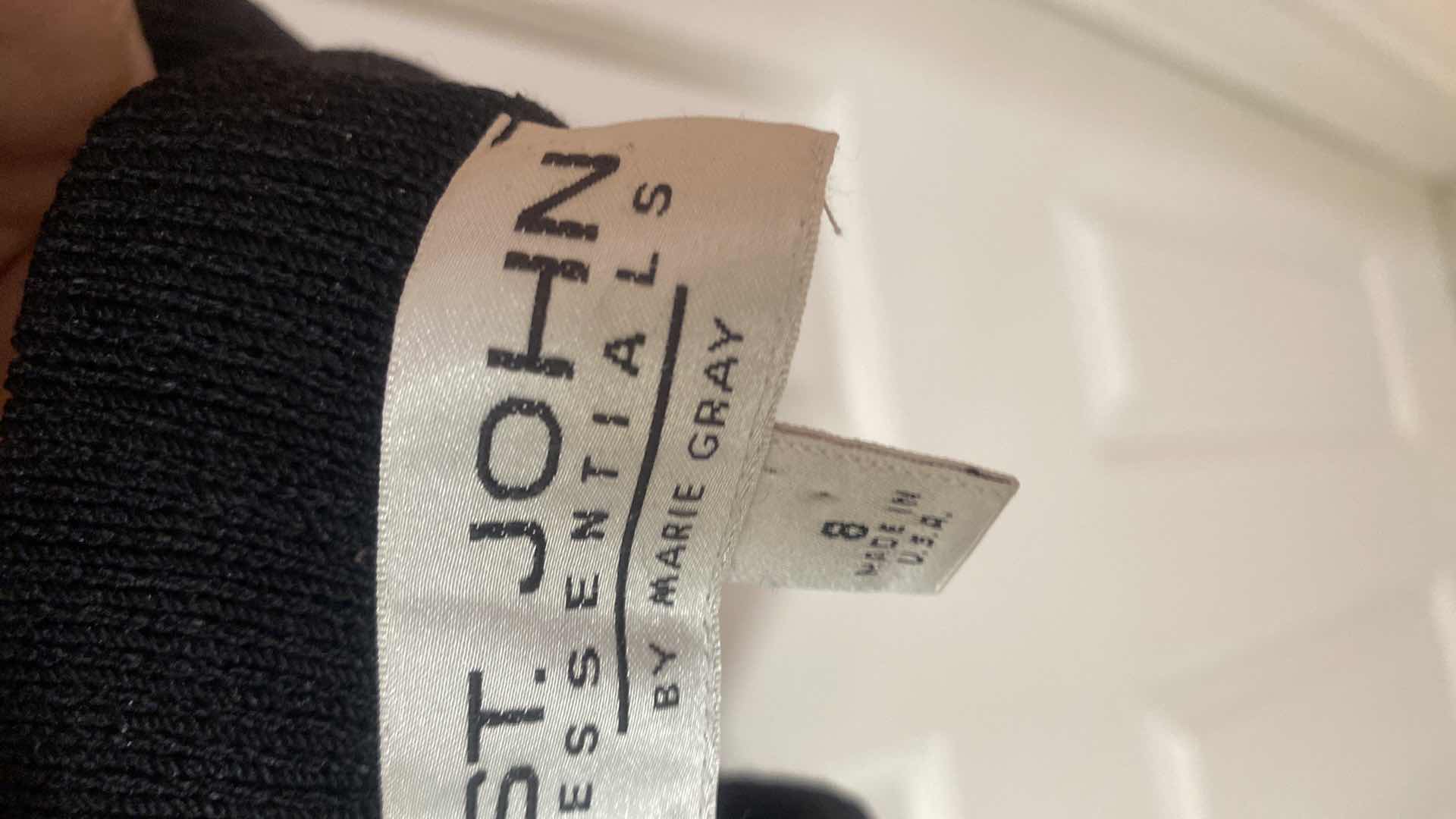 Photo 1 of LADIES SIZE 10 ST JOHN JACKET (TAGS REMOVED) AND SIZE 8 PANTS