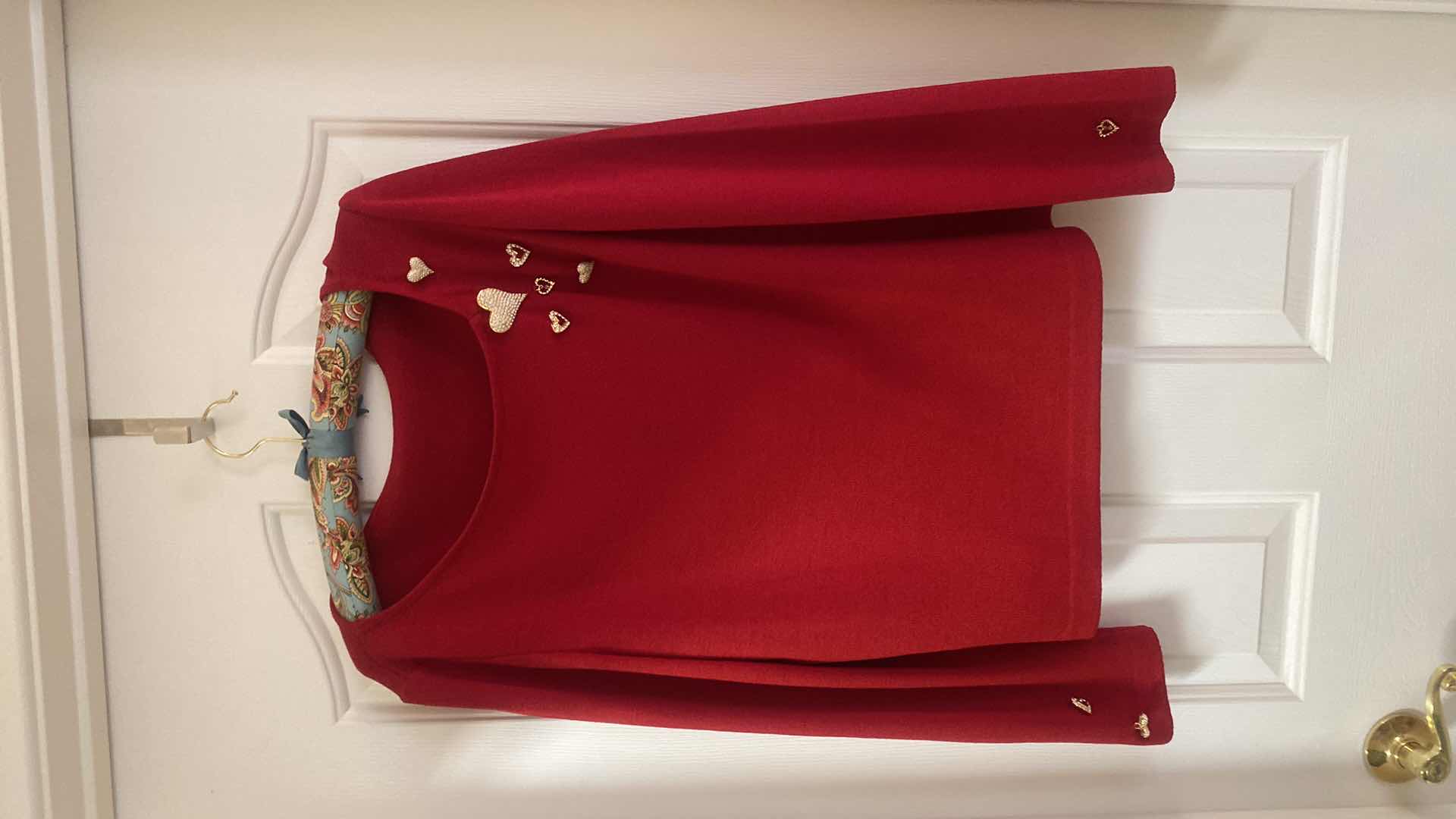 Photo 1 of LADIES SIZE 10 ST JOHN TOP (TAGS REMOVED)