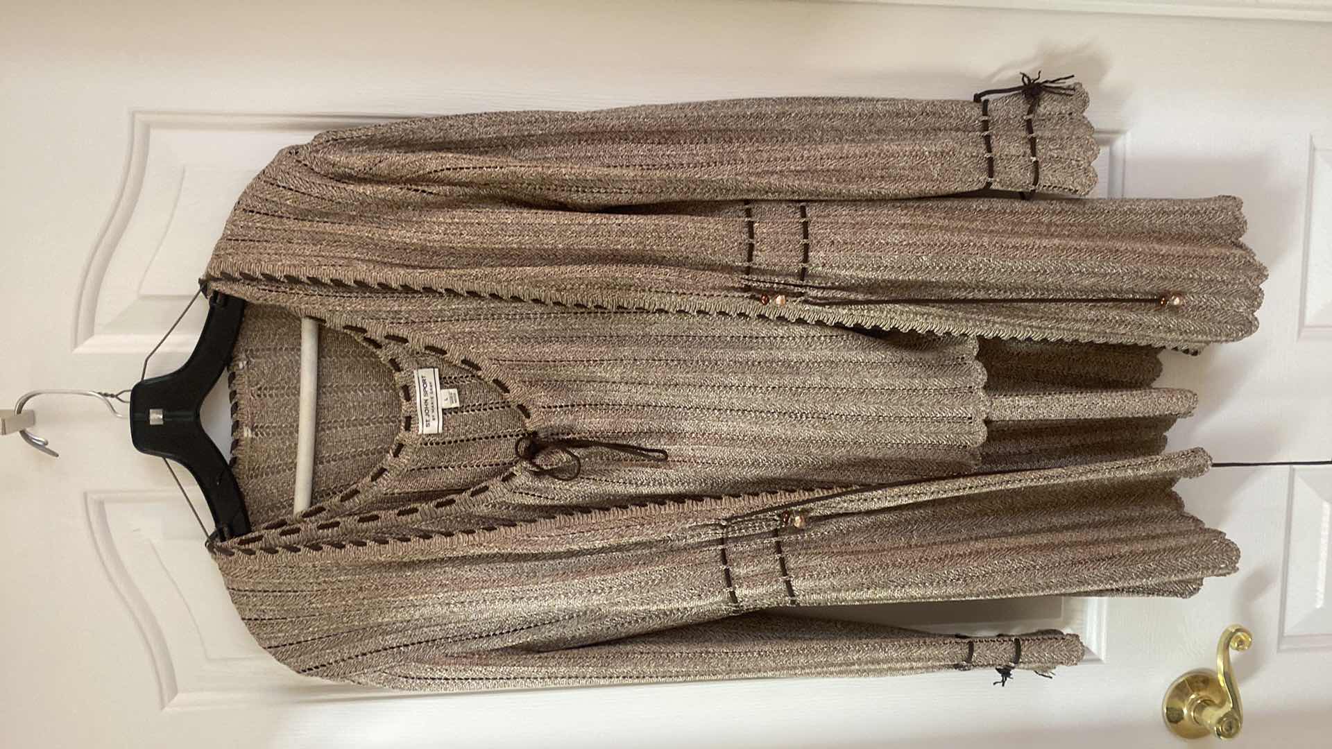 Photo 1 of LADIES SIZE LARGE ST JOHN SHELL AND JACKET (TAG REMOVED IN JACKET)