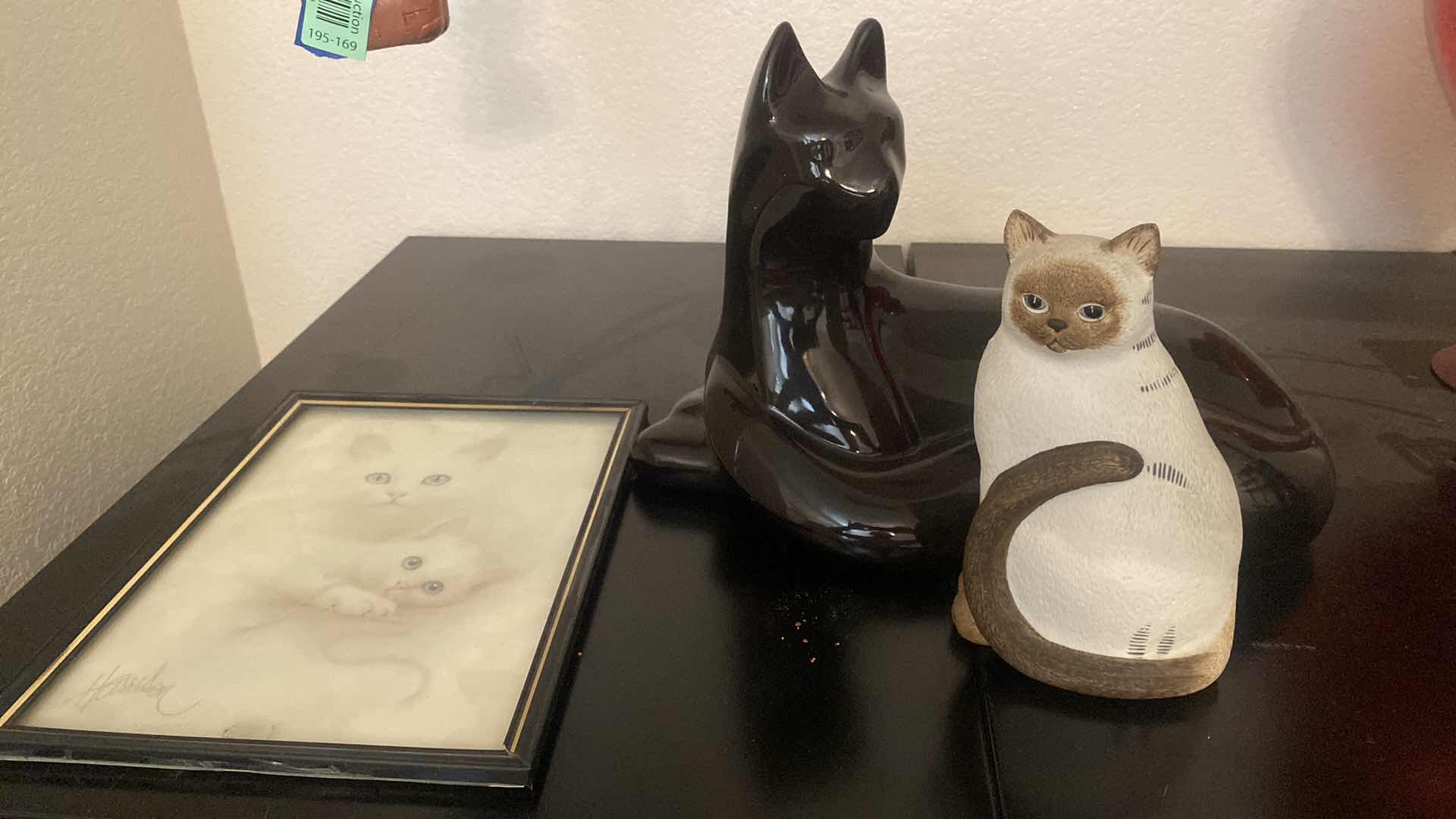 Photo 1 of CATS COLLECTION LARGEST 14” x 10”