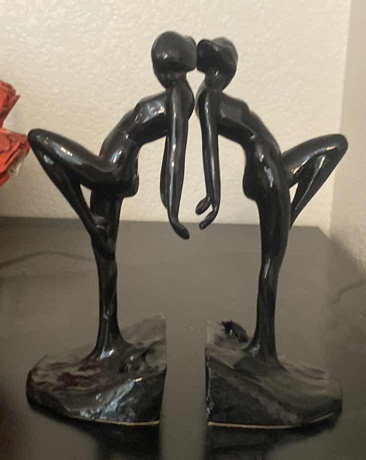 Photo 1 of 1983 HEAVY BOOK ENDS H 10”