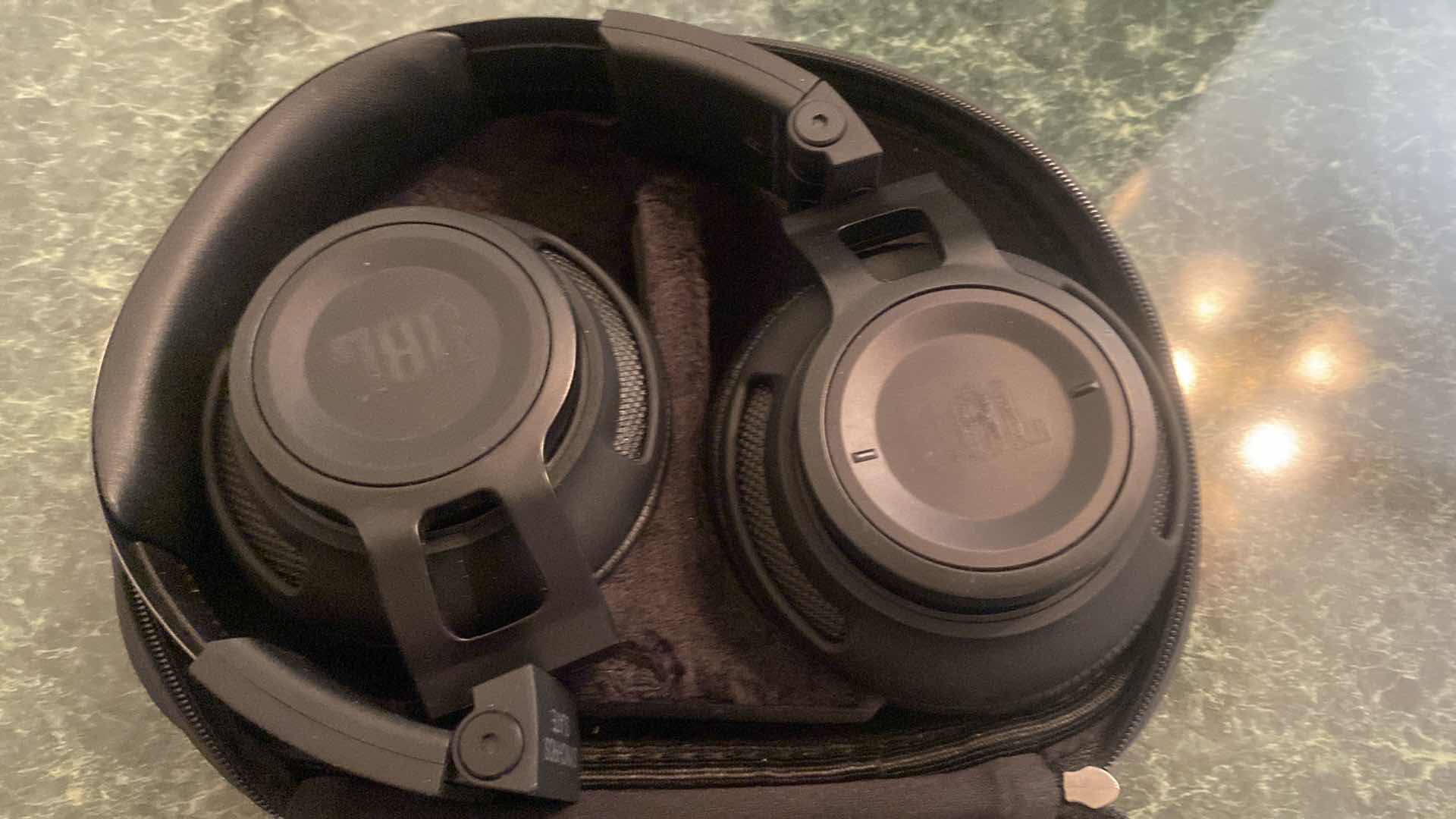 Photo 1 of JBL HEADPHONES