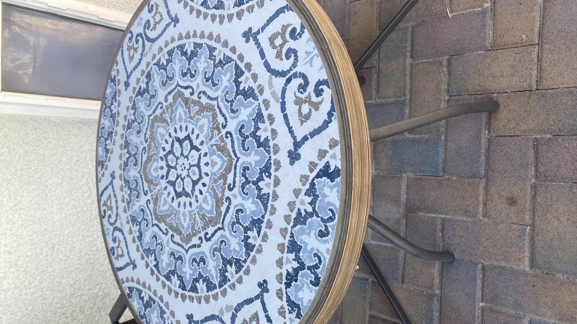 Photo 1 of STYLEWELL ALUMINIUM & PLASTIC CAFÉ SET TABLE MEASURES 25” x 29”