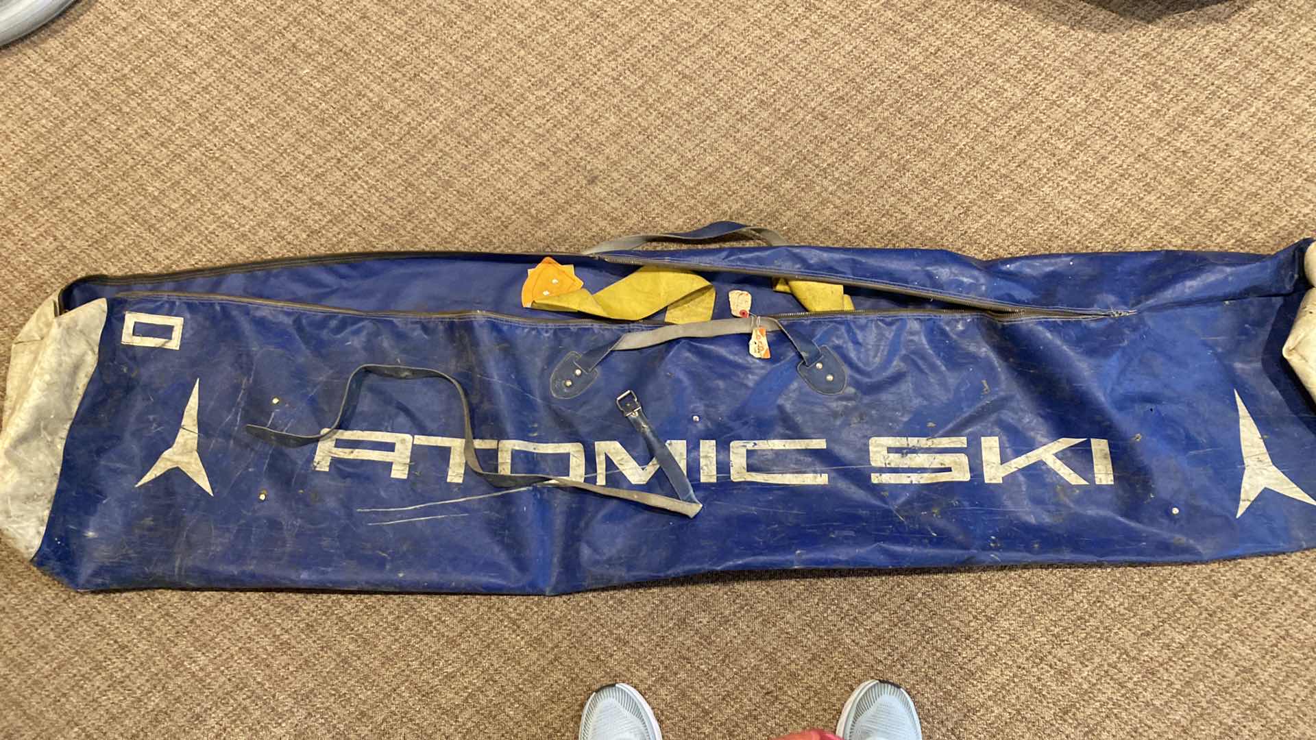 Photo 1 of 6- SPORTS TOTES ( 1 SKI BAG)