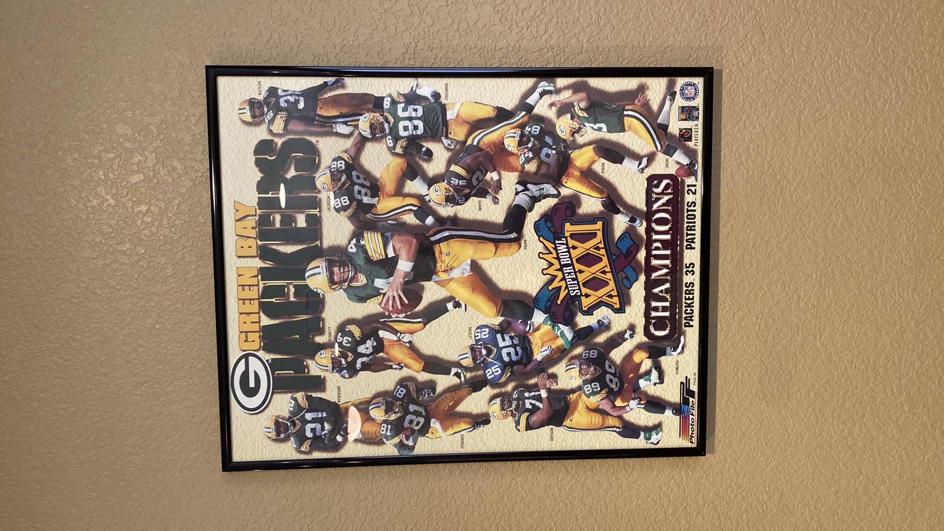 Photo 1 of FRAMED  BLACK GREEN BAY PACKERS SUPER  BOWL POSTER ARTWORK 16” x 21”
