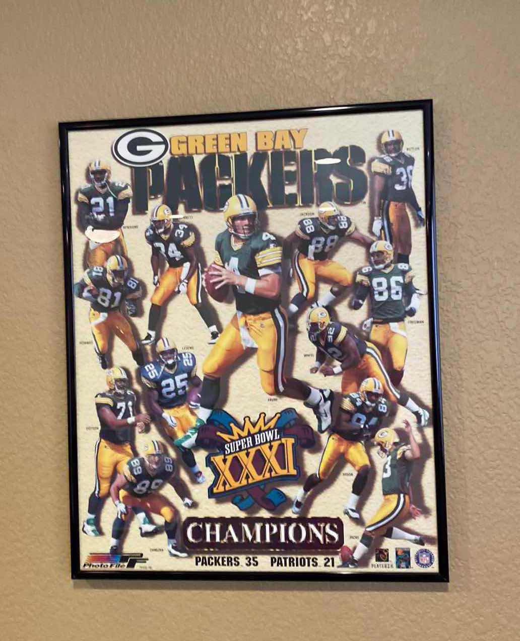 Photo 1 of FRAMED  BLACK GREEN BAY PACKERS SUPER  BOWL POSTER ARTWORK 16” x 21”