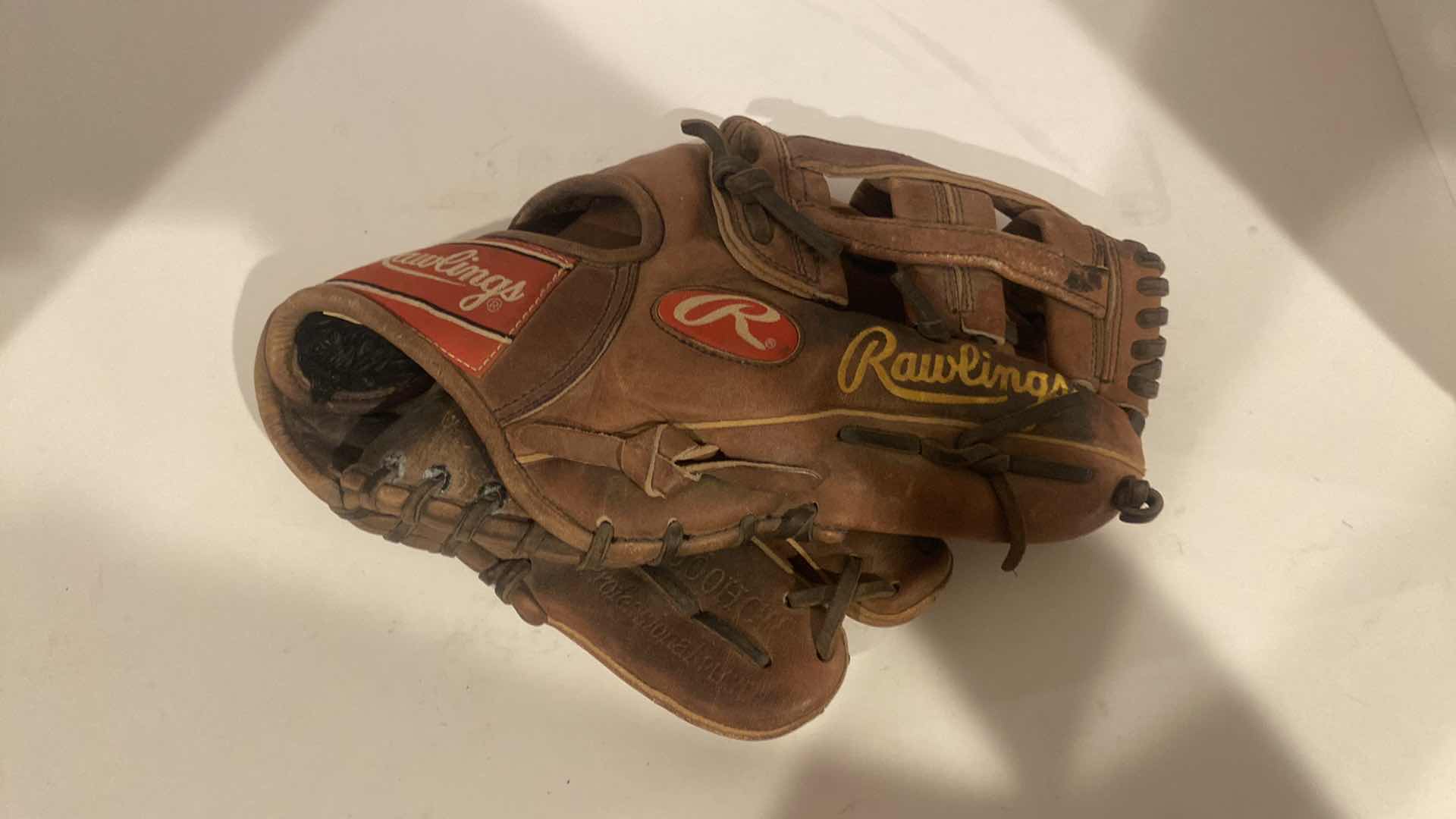 Photo 1 of RAWLINGS BASEBALL GLOVE