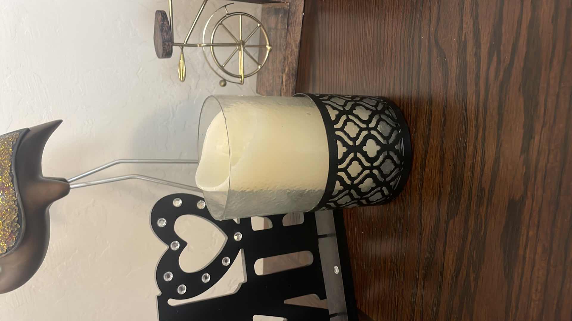 Photo 1 of HOME DECOR ITEMS-BOOK ENDS BIRD CANDLE