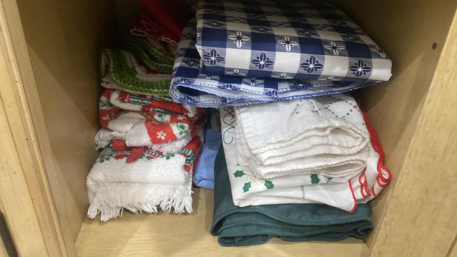 Photo 1 of PLASTIC STORAGE KITCHEN TOWELS & TABLECLOTHS