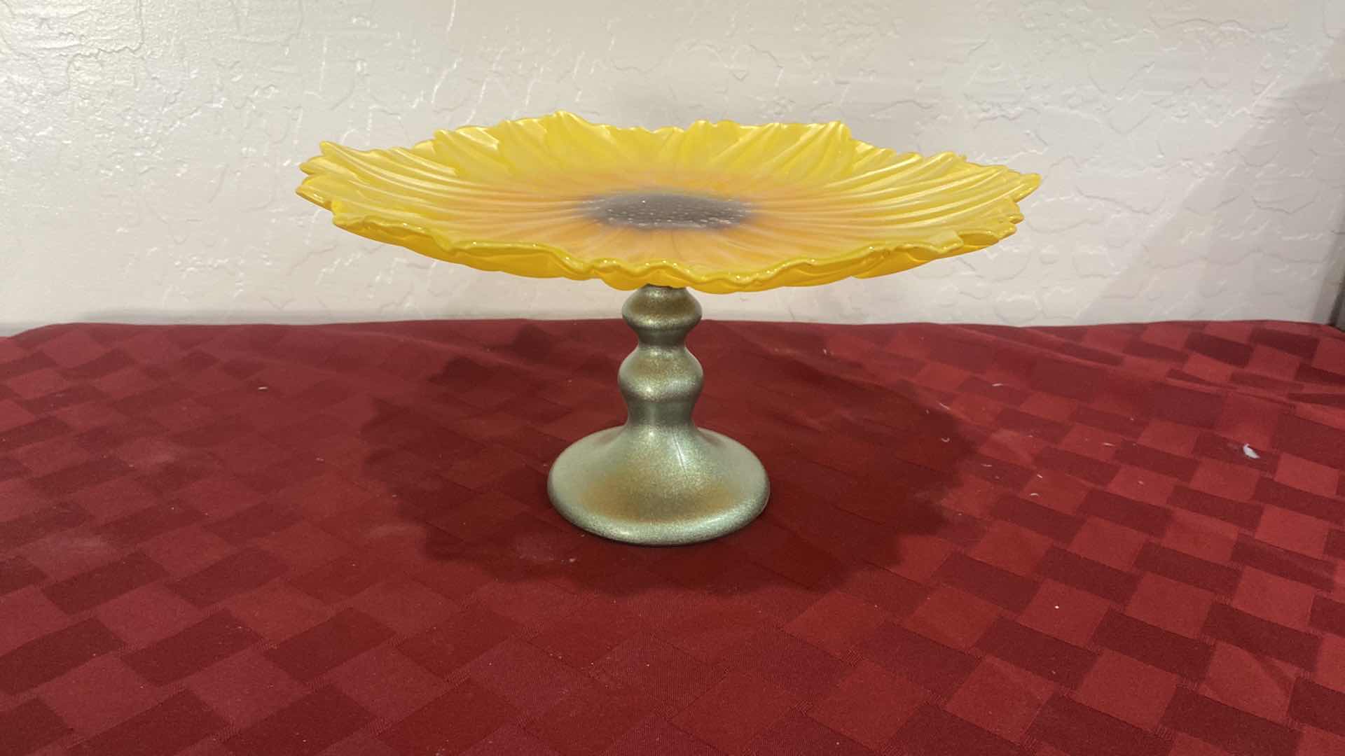 Photo 1 of SUNFLOWER CAKESTAND