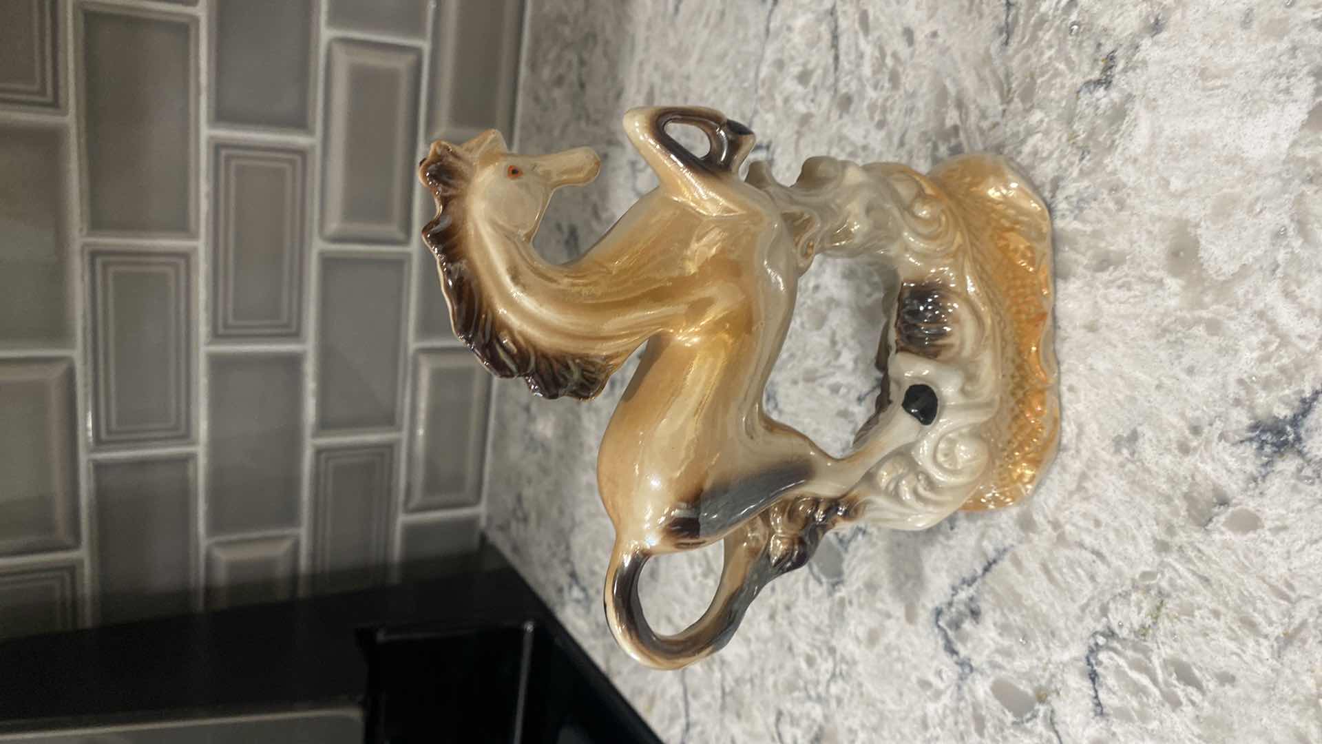 Photo 1 of VINTAGE LUSTERWARE HORSE H6 1/2” & JAR