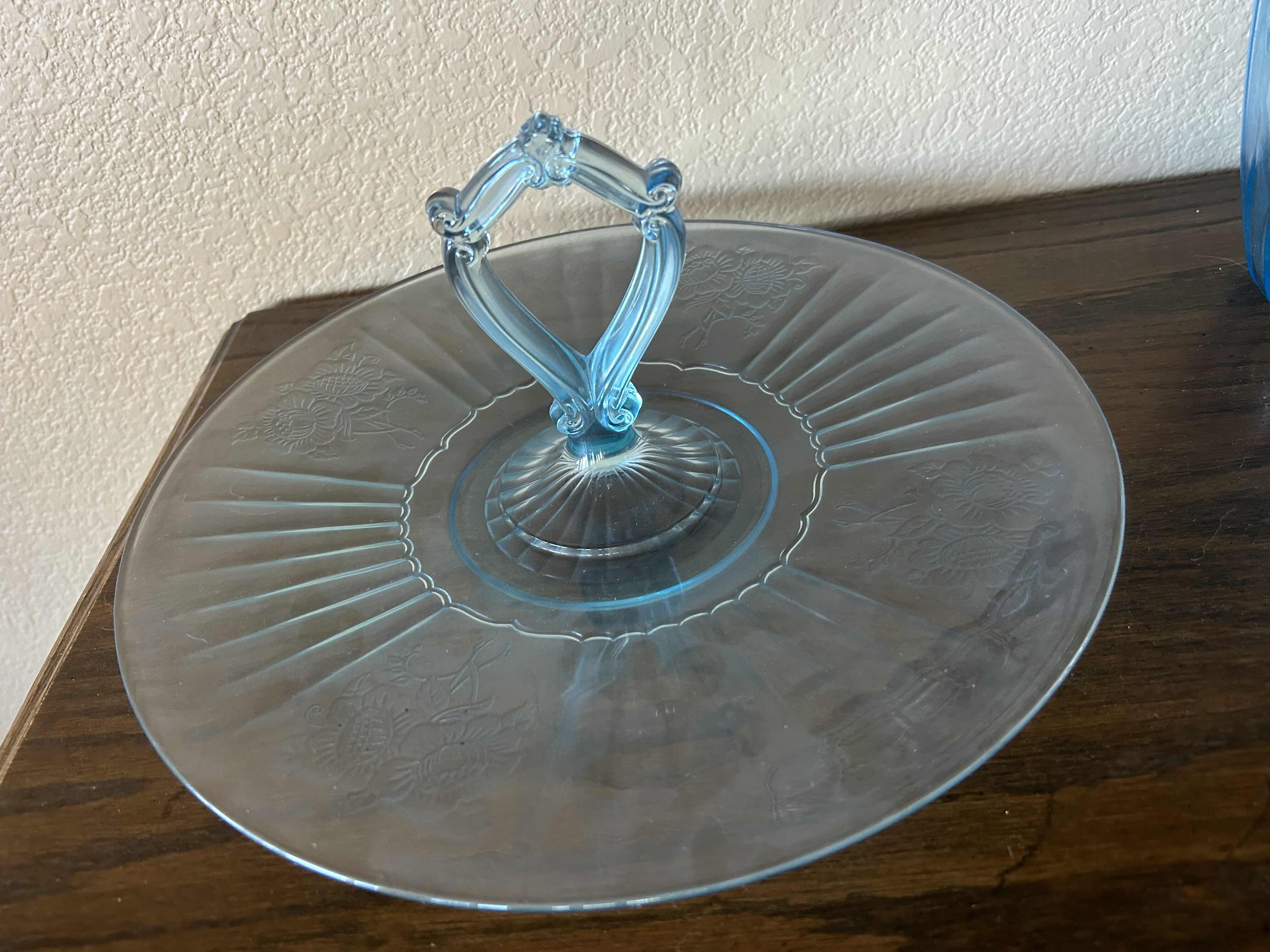 Photo 1 of  MAYFAIR BLUE OPEN ROSE ANCHOR HOCKING SERVING DISH