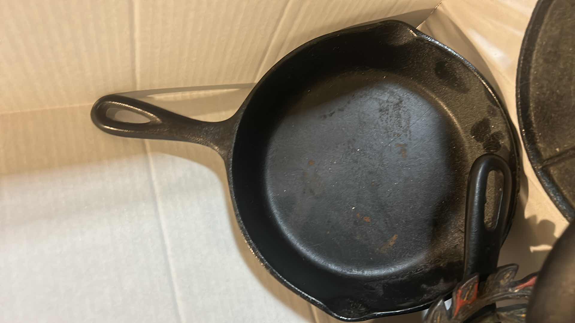 Photo 1 of 7 PC - CAST IRON PANS, METAL TRIVETS