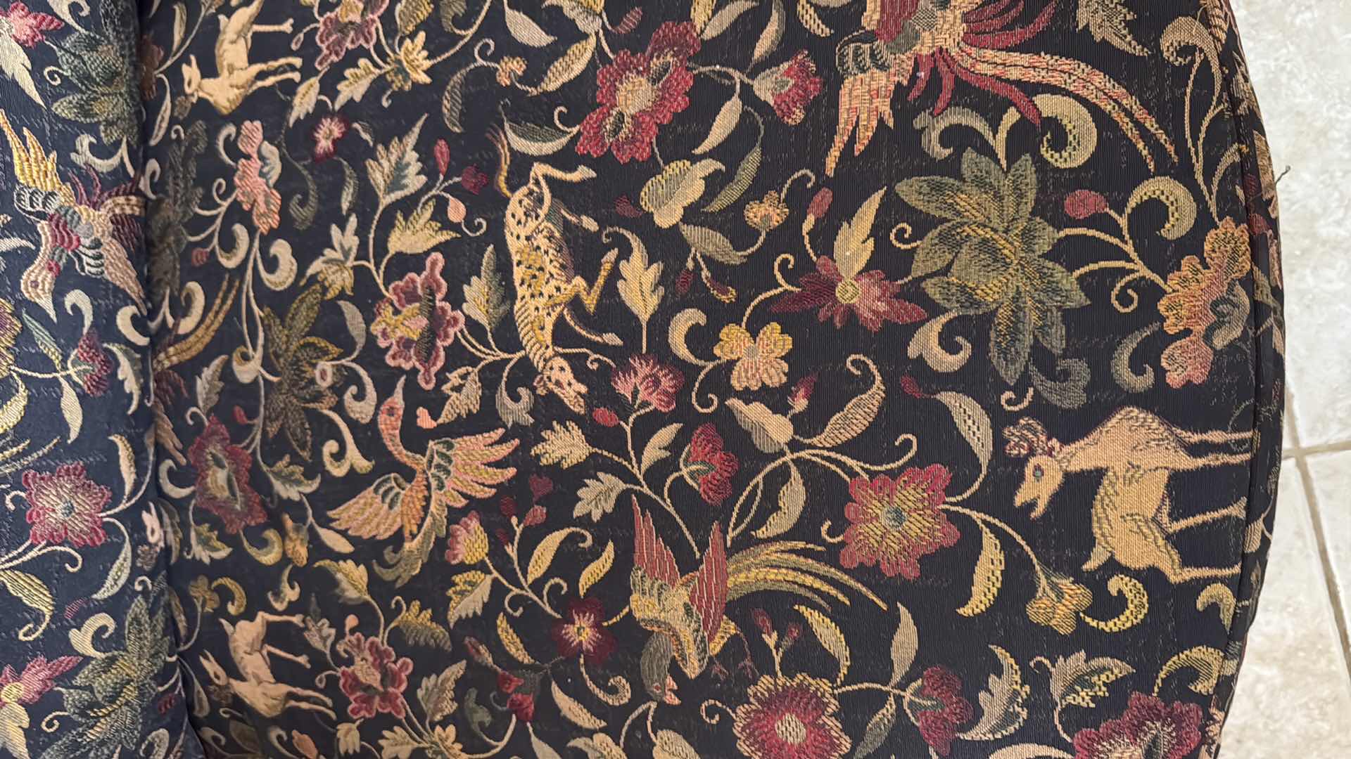 Photo 6 of ACCENT ARM CHAIR W ANIMAL UPHOLSTERED PRINT