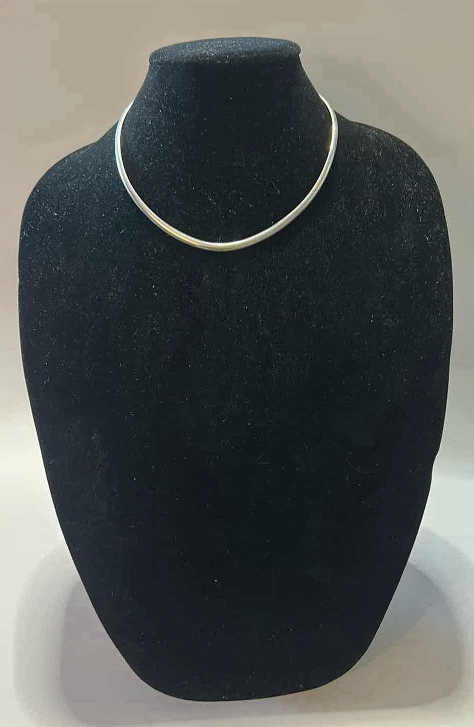 Photo 1 of FINE JEWELRY - .925 STERLING SILVER CHOKER NECKLACE