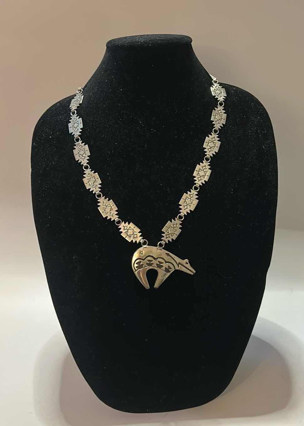 Photo 1 of FINE JEWELRY - .925 STERLING SILVER NATIVE AMERICAN SPIRIT BEAR SIGNED NECKLACE