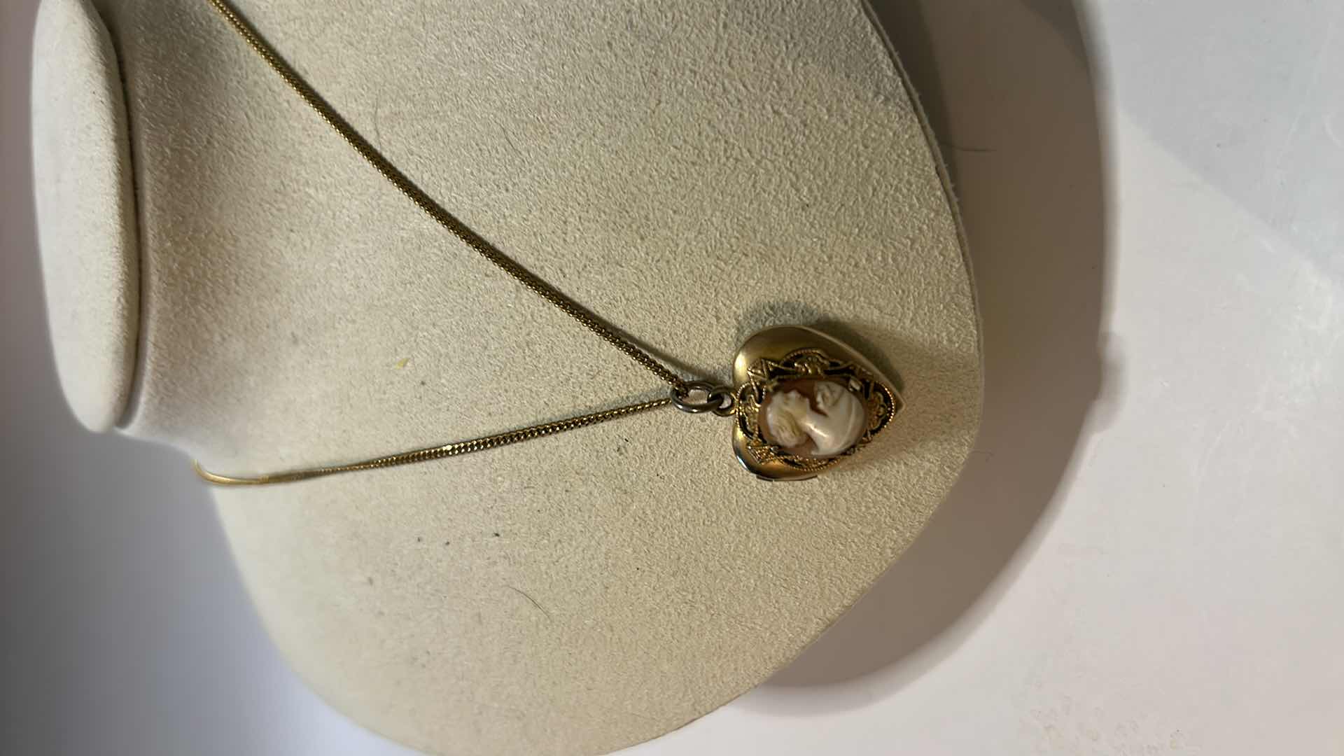 Photo 1 of FINE JEWELRY- VINTAGE 12K GOLD CAMEO HEART LOCKET