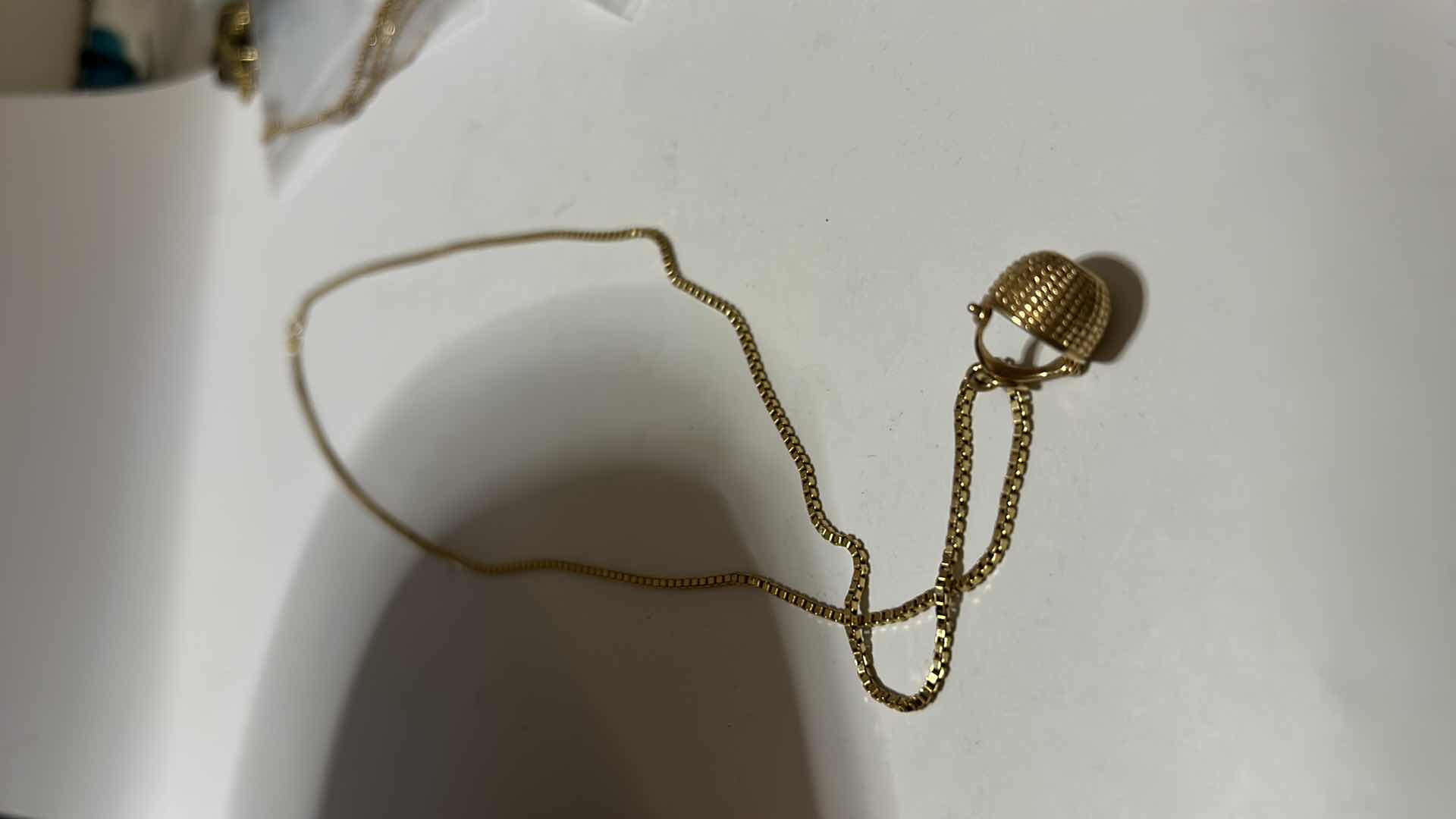 Photo 1 of FINE JEWELRY - 14K GOLD NECKLACE AND BASKET PENDANT
