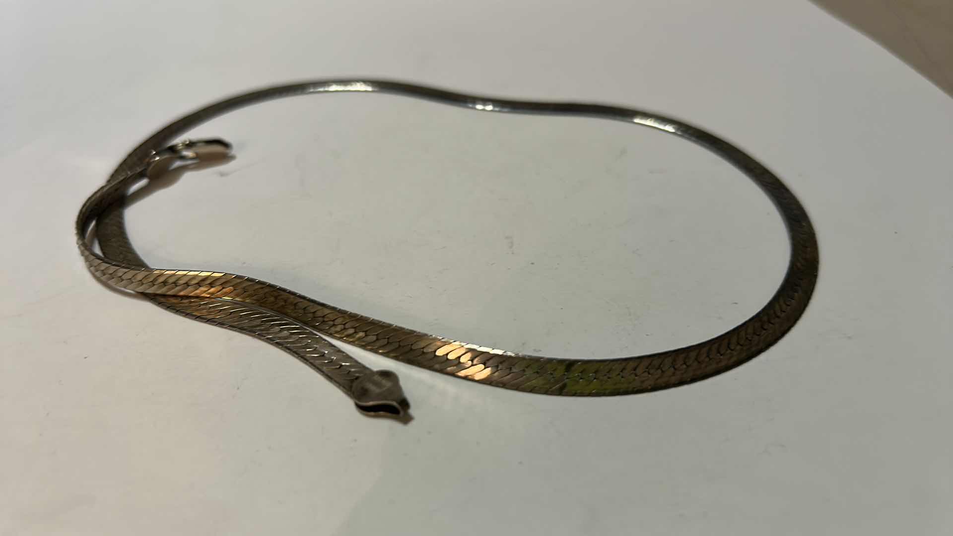 Photo 3 of FINE JEWELRY - .925 STERLING SILVER ITALY NECKLACE (CLASP NEEDS TO BE REATTACHED)