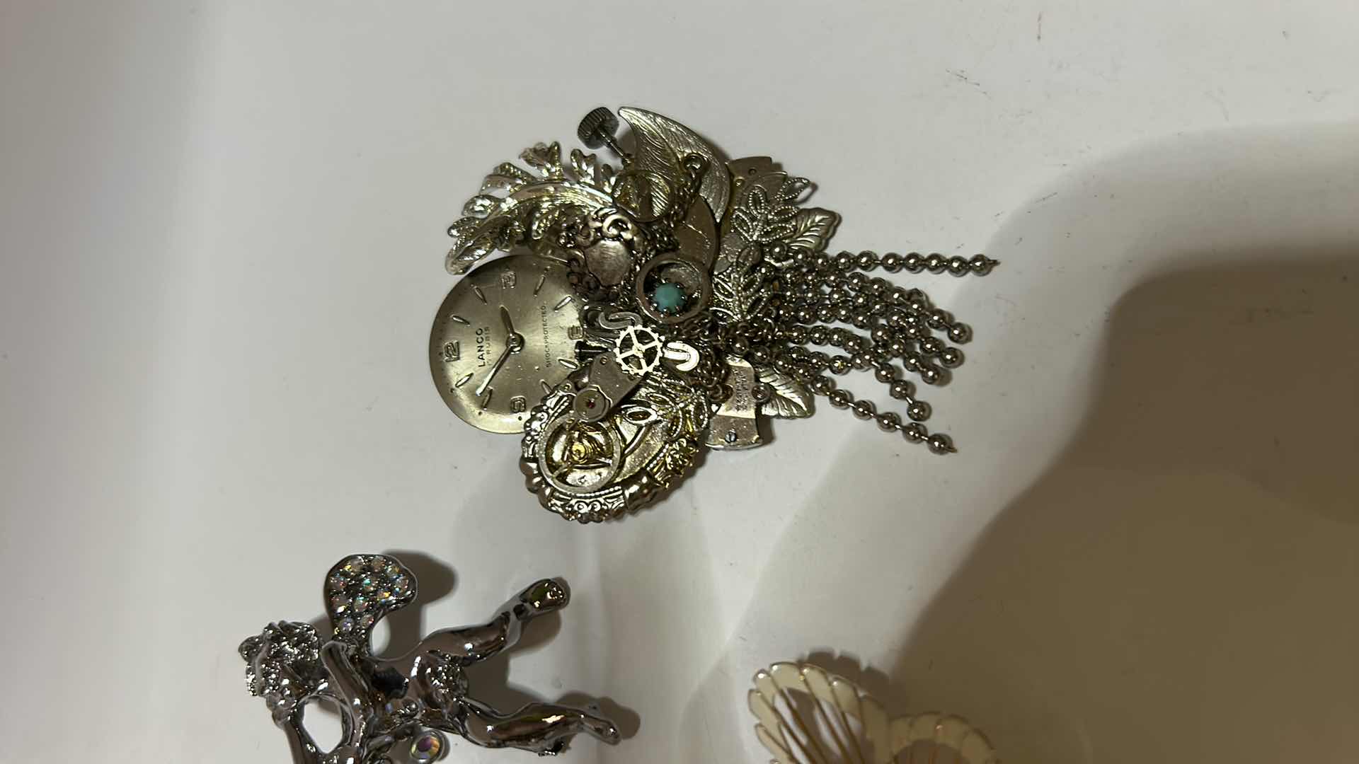 Photo 4 of COSTUME JEWELRY- 8 PINS