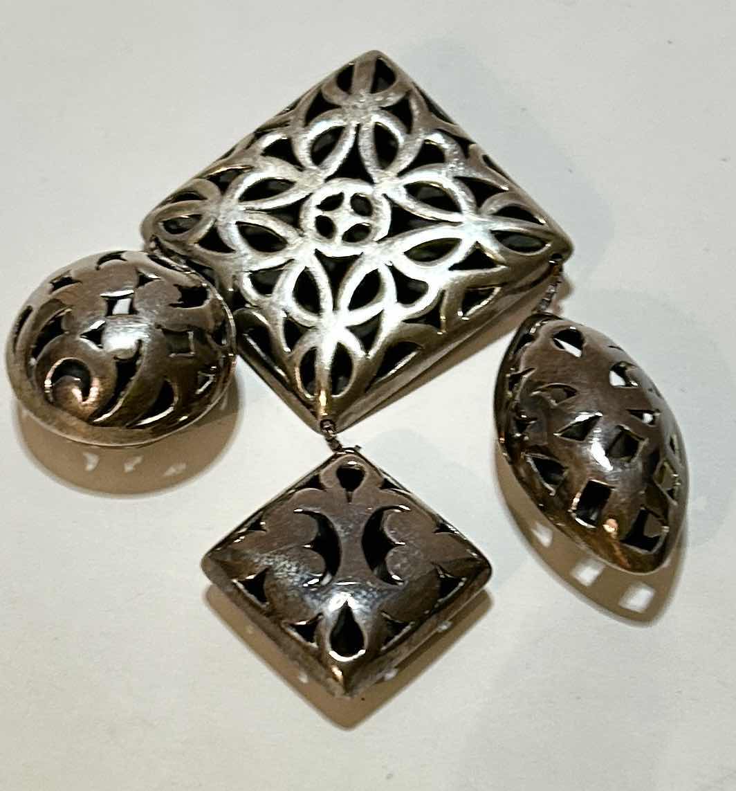 Photo 2 of FINE JEWELRY- .925 STERLING  PIN  H3.5” JOHN HARDY