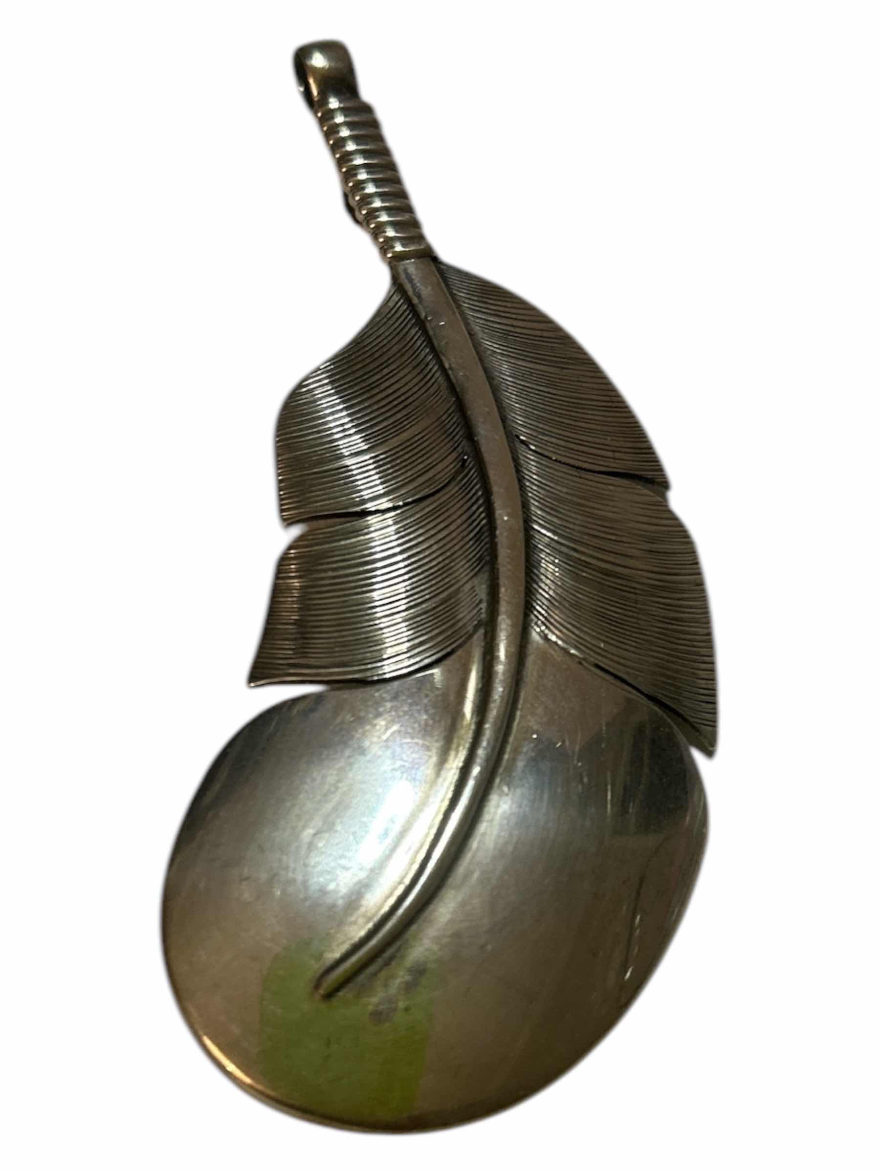 Photo 1 of FINE JEWELRY- .925 STERLING SILVER 3.5” LEAF PENDANT