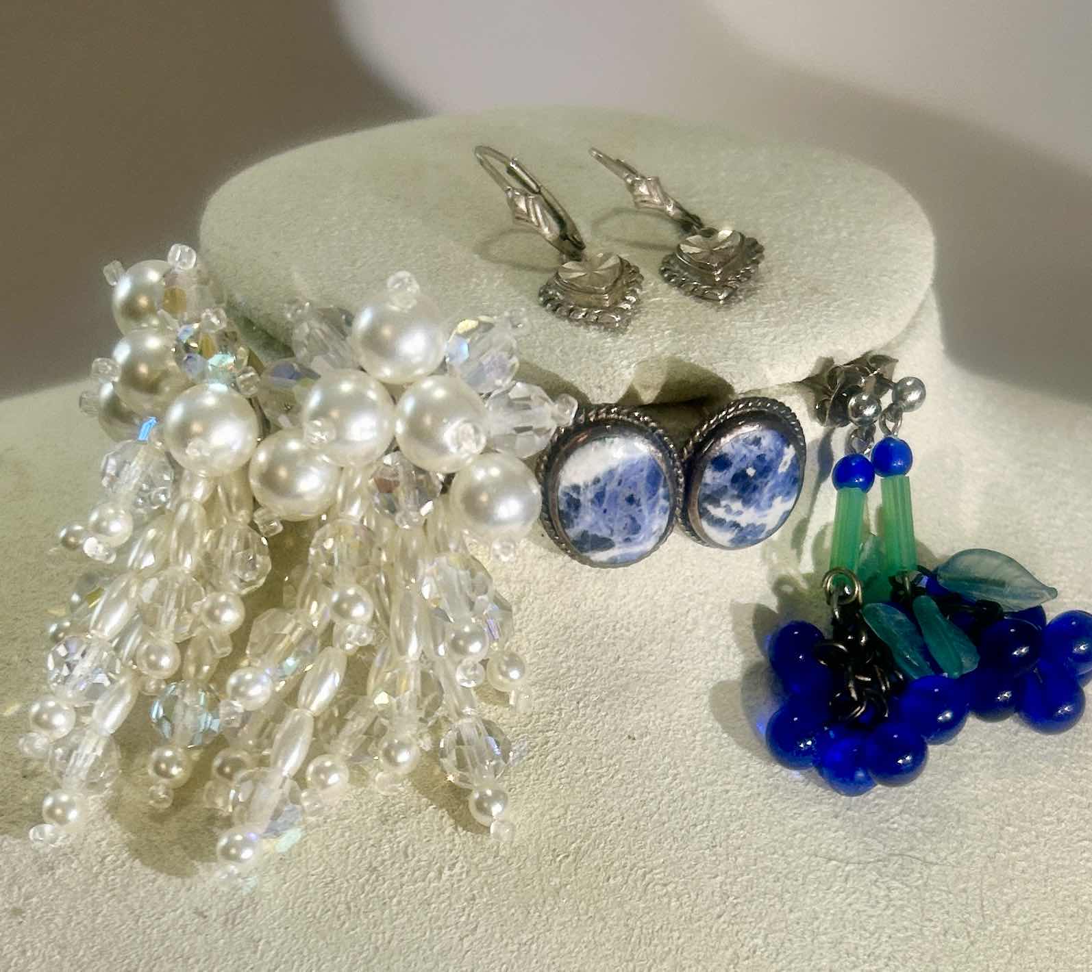 Photo 1 of 4 PAIRS SMALL PIERCED EARRINGS