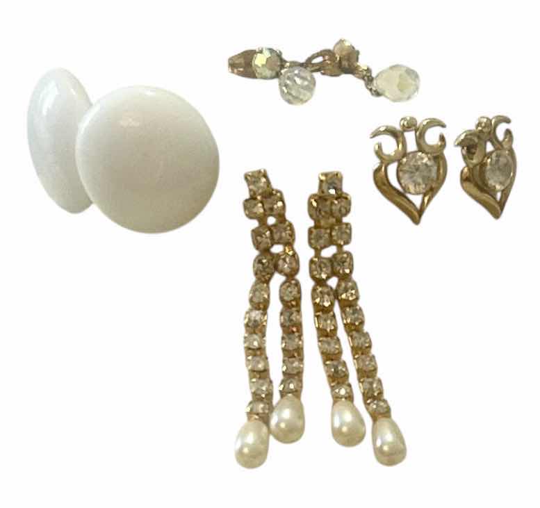 Photo 1 of 4 PAIRS PIERCED EARRINGS