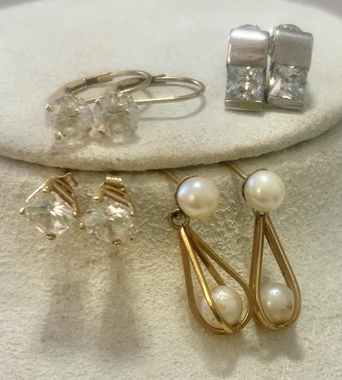 Photo 1 of 4 PAIRS SMALL PIERCED EARRINGS