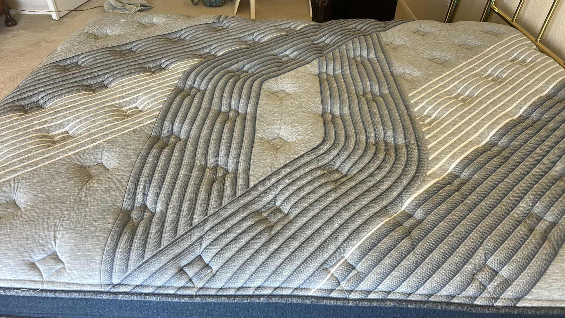 Photo 1 of SERTA ICOMFORT HYBRID QUEEN MATTRESS