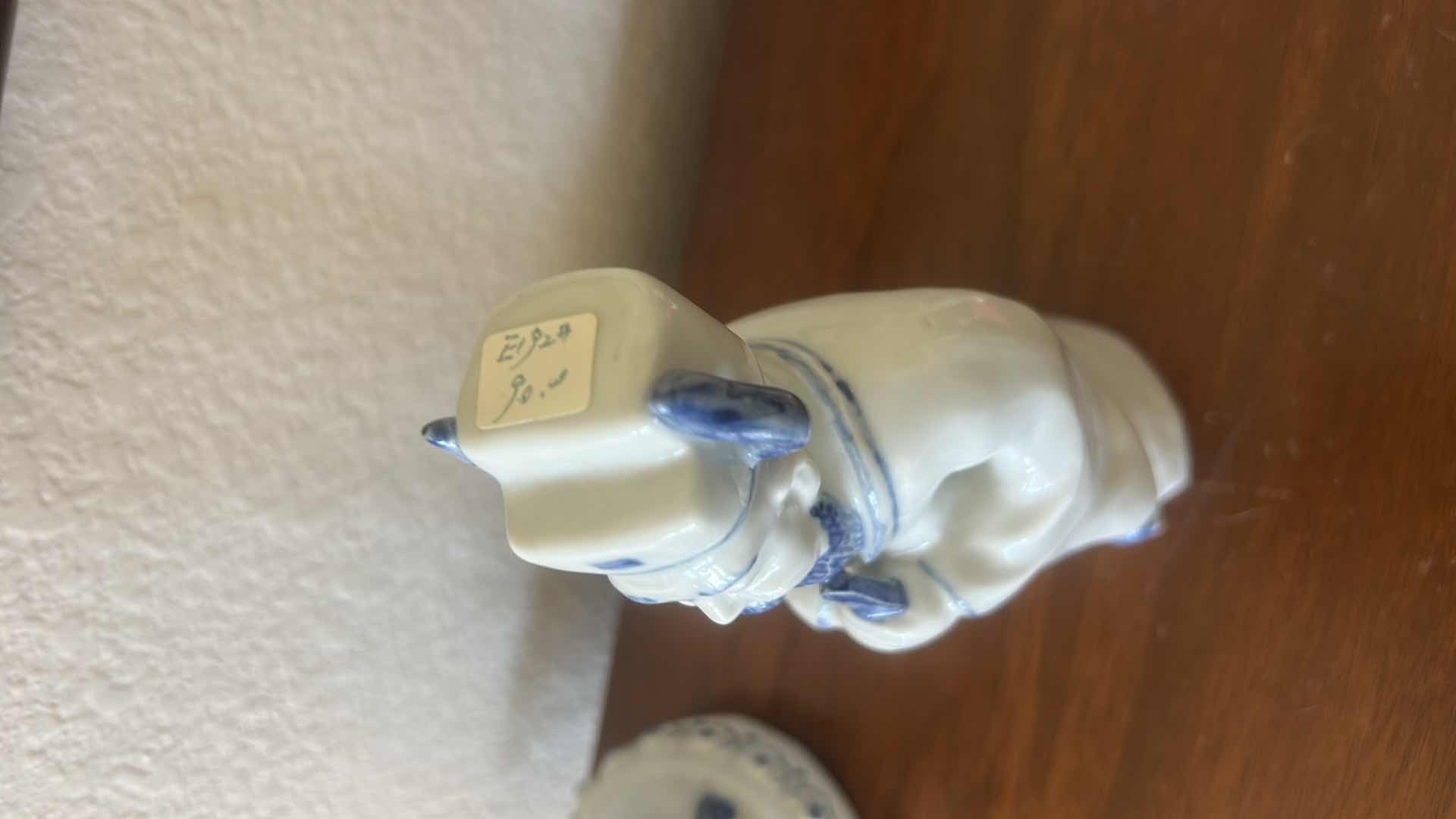 Photo 1 of VINTAGE CHINESE PORCELAIN BLUE AND WHITE FIGURINE H9”