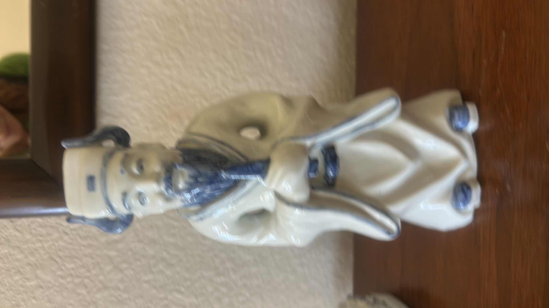 Photo 1 of VINTAGE CHINESE PORCELAIN BLUE AND WHITE FIGURINE H9”