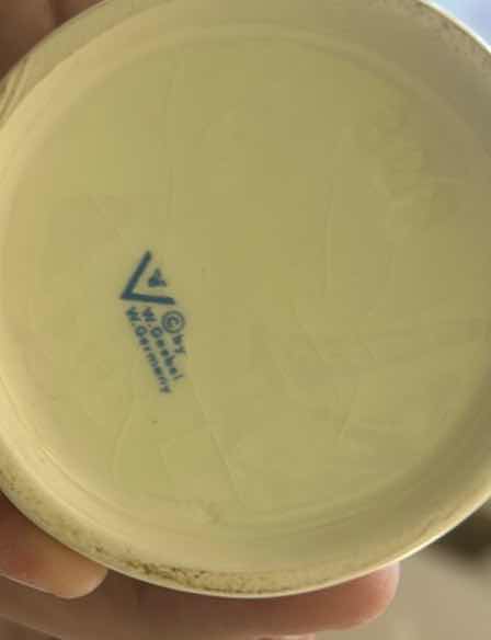 Photo 1 of GOEBEL HUMMEL CLOWN 328 “CARNIVAL” 1957 H6”