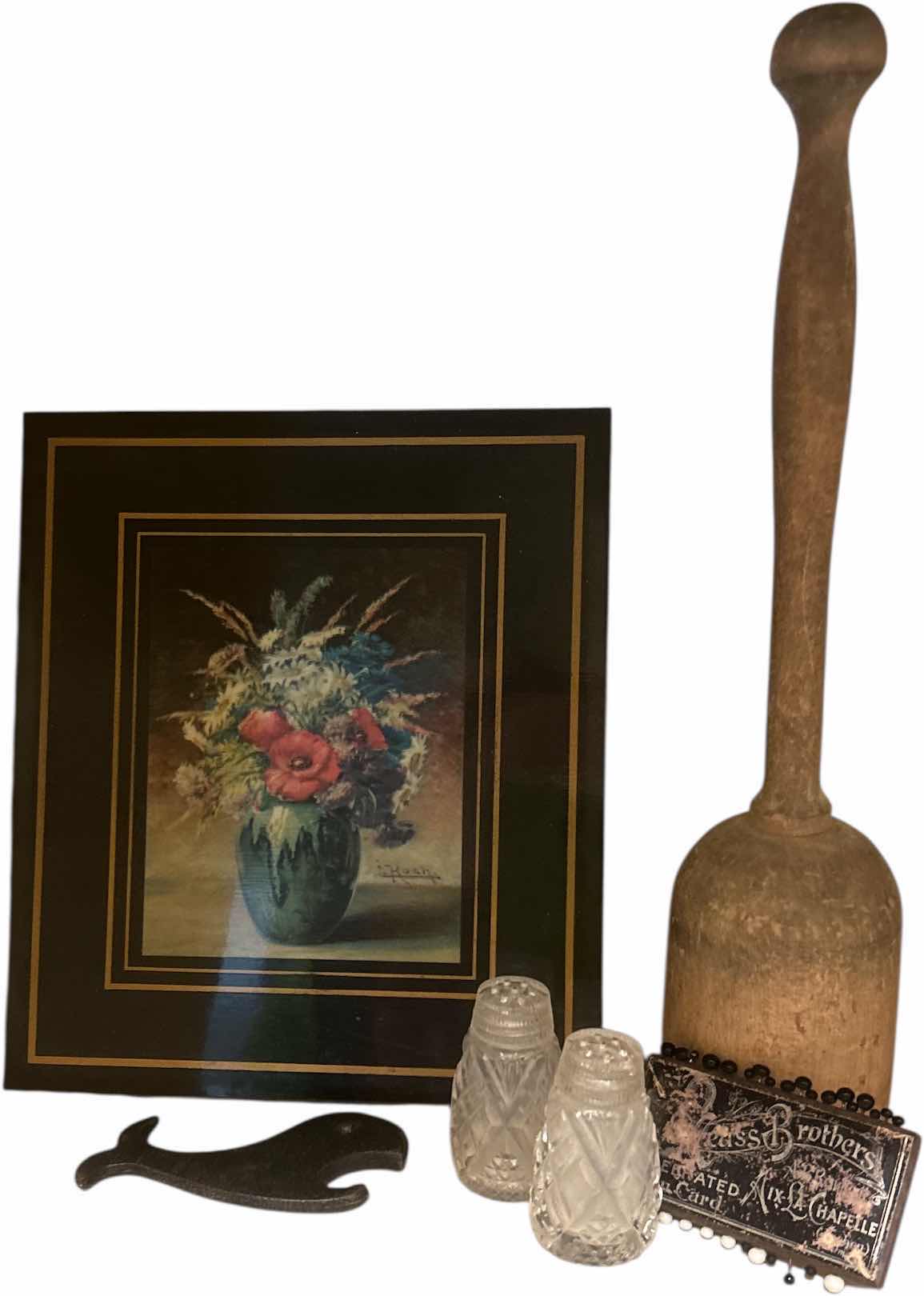 Photo 1 of VINTAGE ASSORTMENT - WALL PLAQUE 6.5” X 7.5”