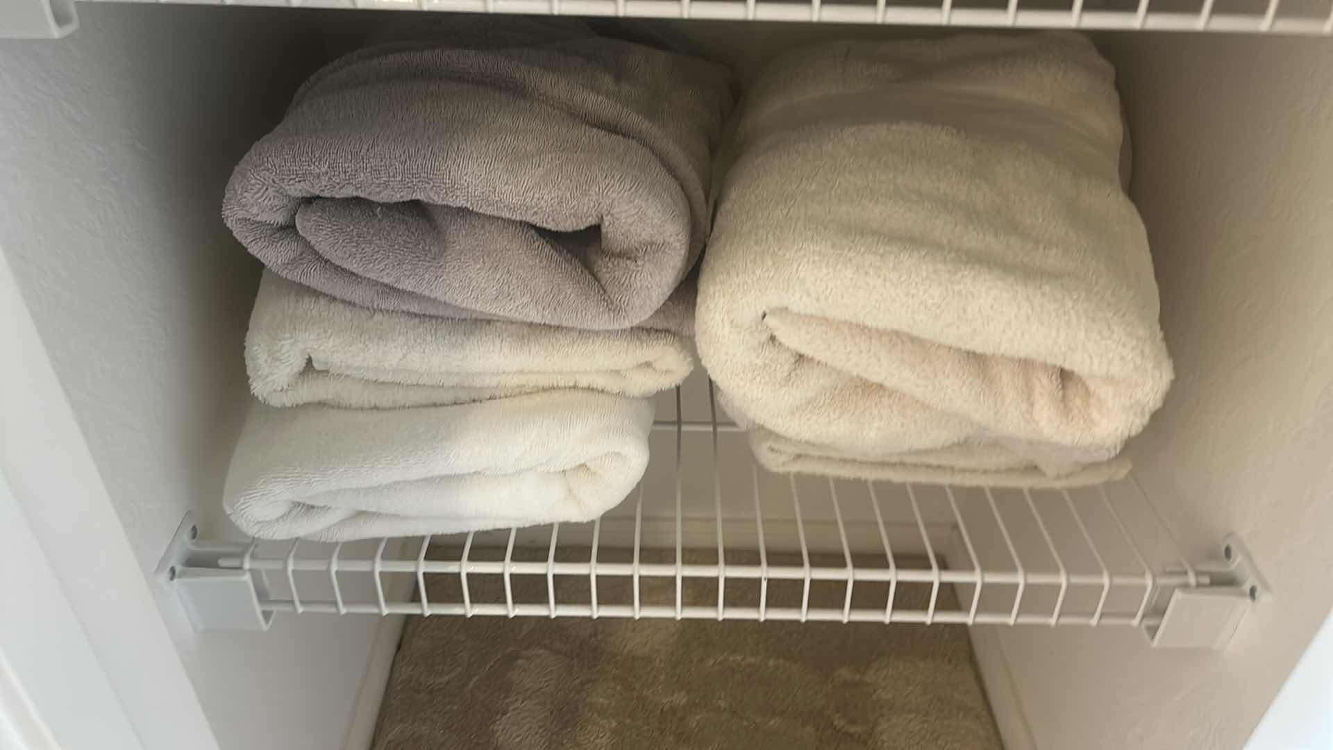 Photo 1 of CONTENTS IN LINEN CLOSET - TOWELS