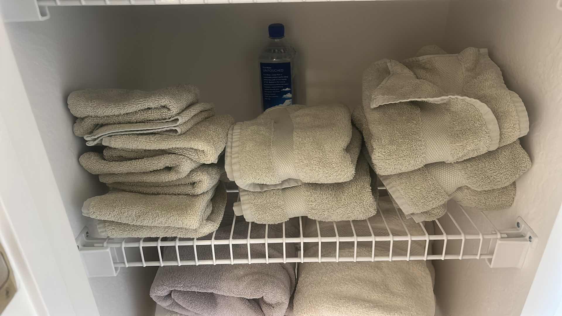 Photo 1 of CONTENTS IN LINEN CLOSET - TOWELS