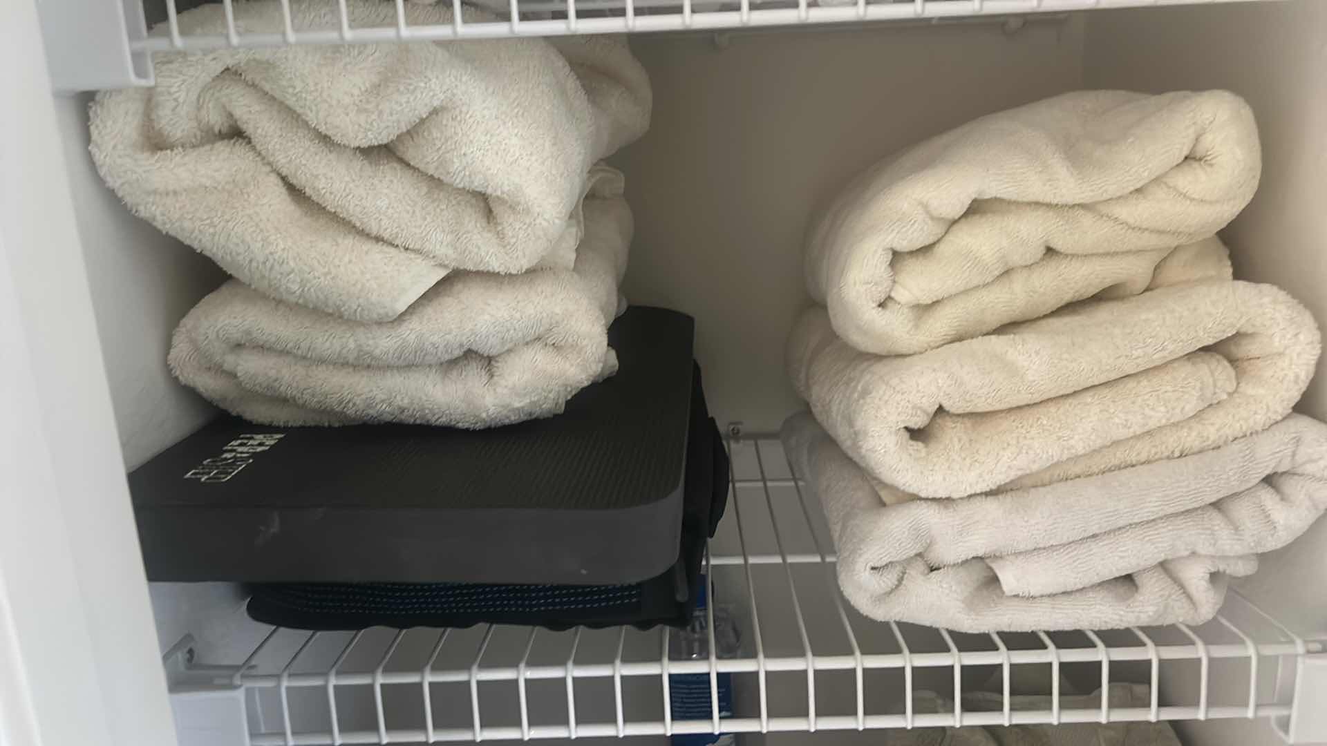 Photo 1 of CONTENTS IN LINEN CLOSET - TOWELS