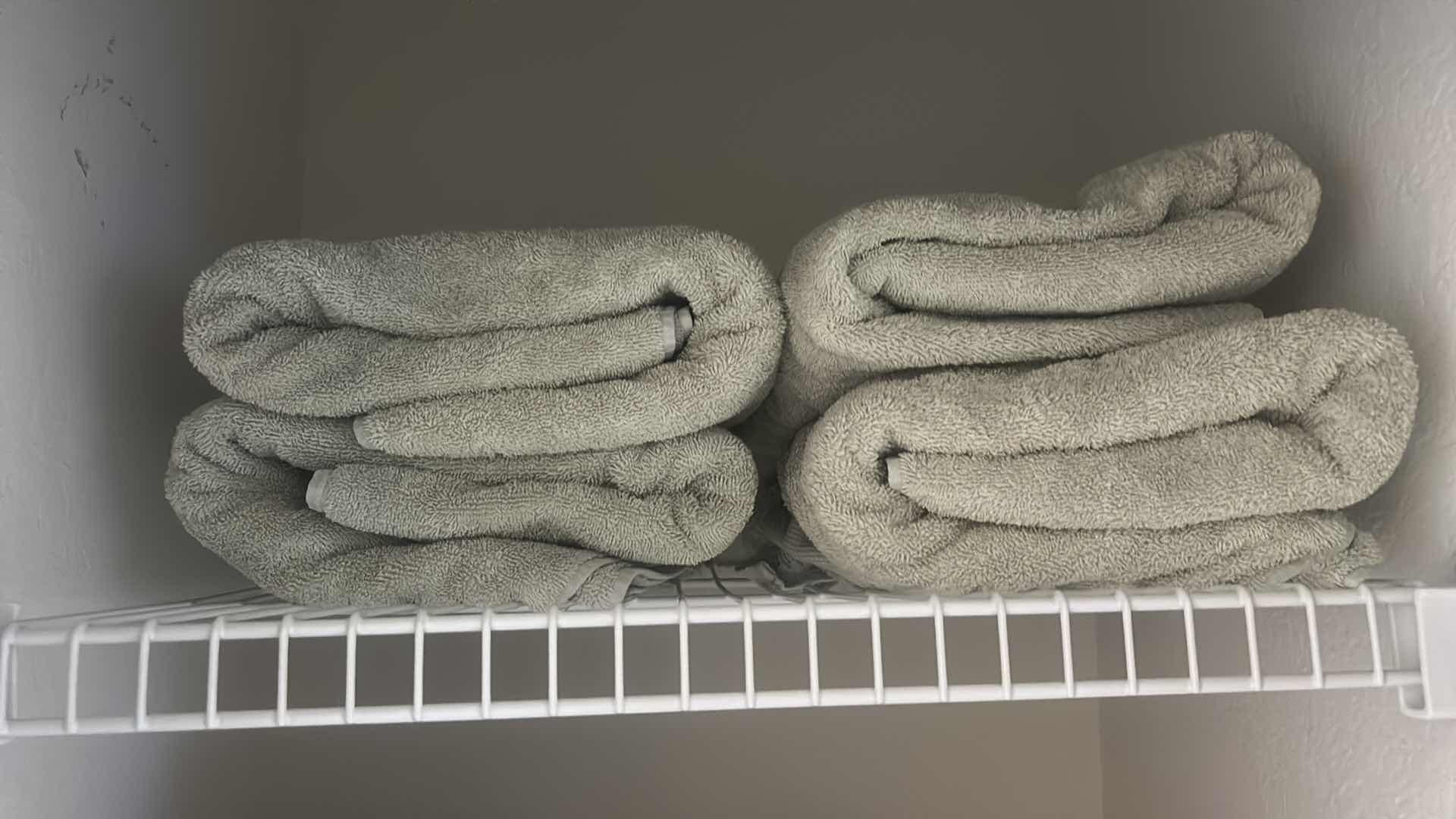 Photo 1 of CONTENTS IN LINEN CLOSET - TOWELS