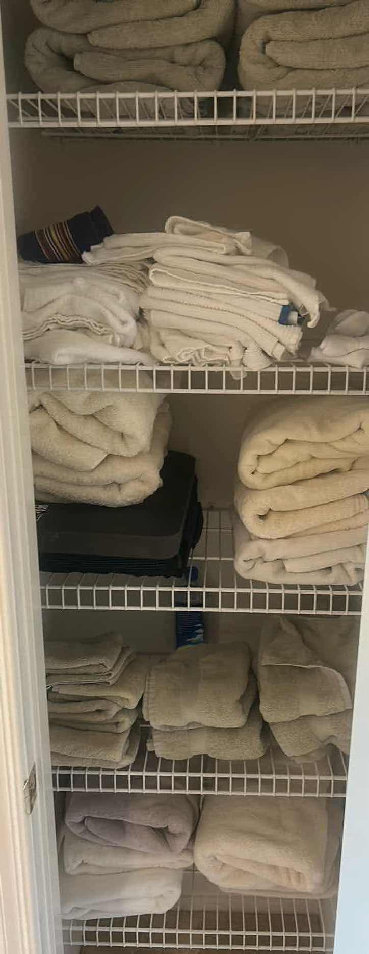 Photo 1 of CONTENTS IN LINEN CLOSET - TOWELS