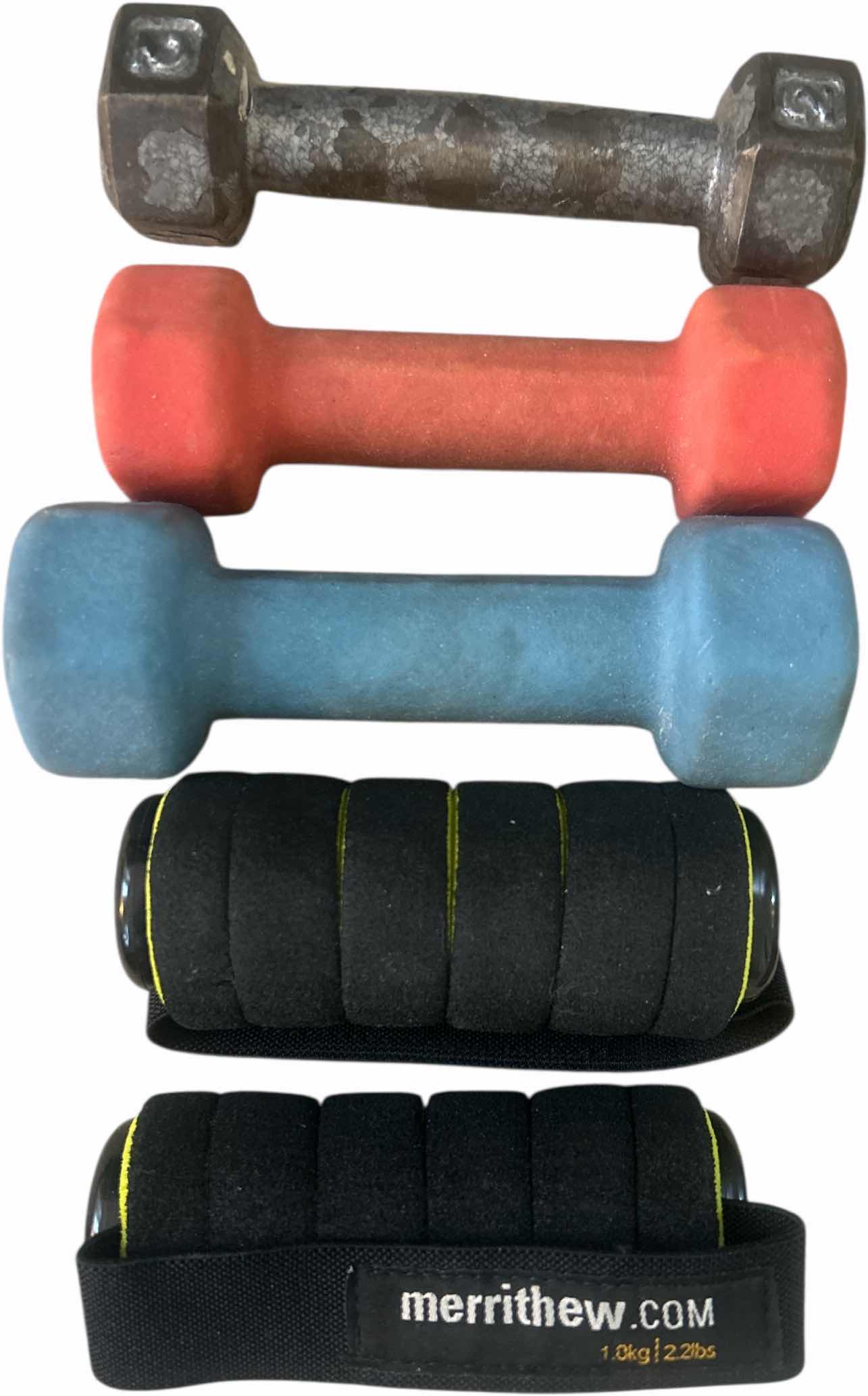 Photo 1 of 5 - 2 & 3lb HAND WEIGHTS