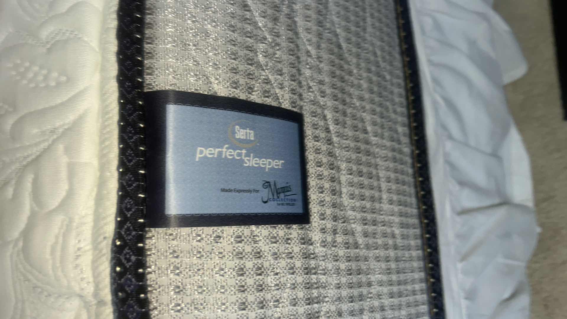 Photo 1 of QUEEN SIZE SERTA PERFECT SLEEPER - MARQUIS COLLECTION
