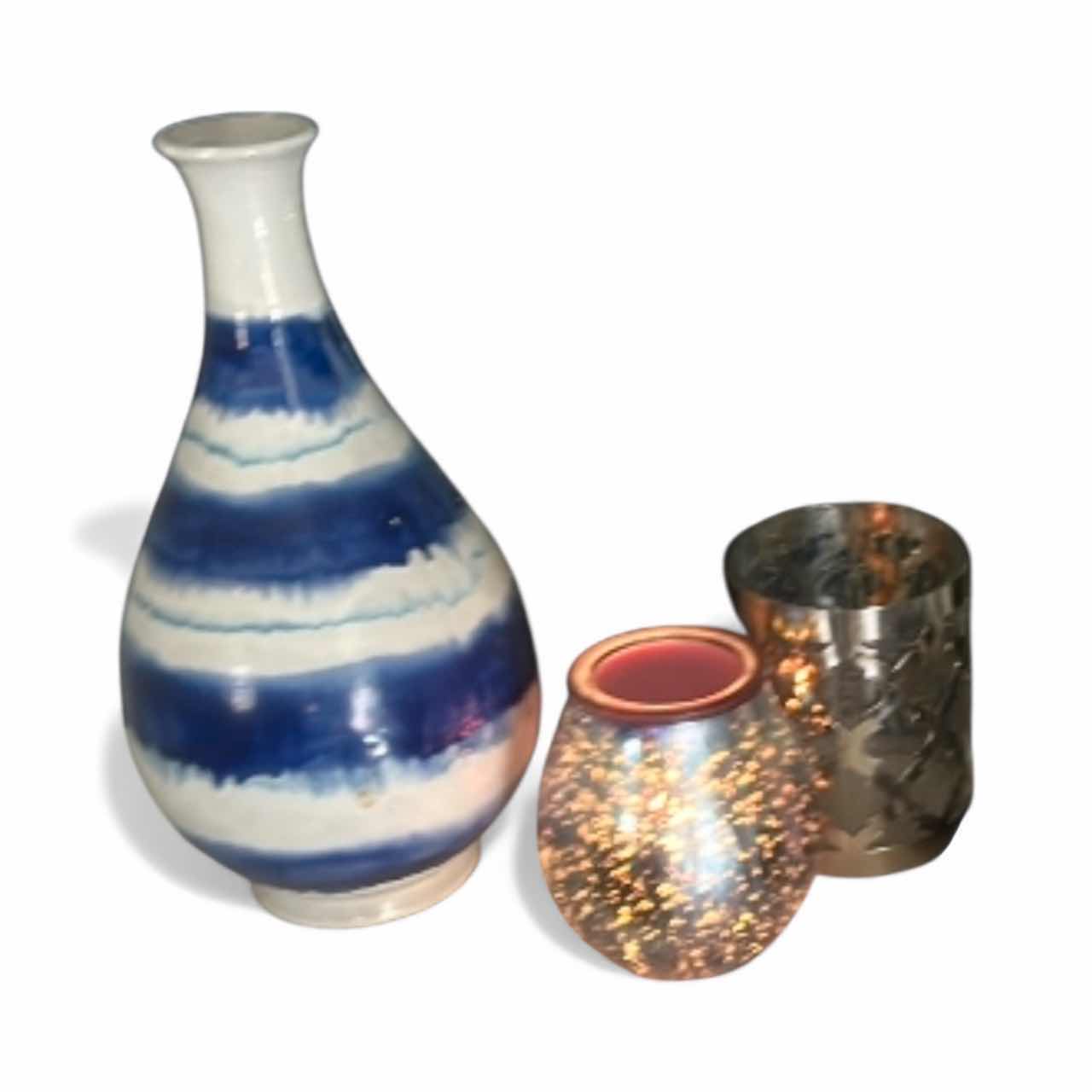 Photo 1 of HOME DECOR AND ACCESSORIES- BLUE AND WHITE VASE, WAX MELT, CANDLE HOLDER, 4 PLACEMATS AND TABLE CLOTH