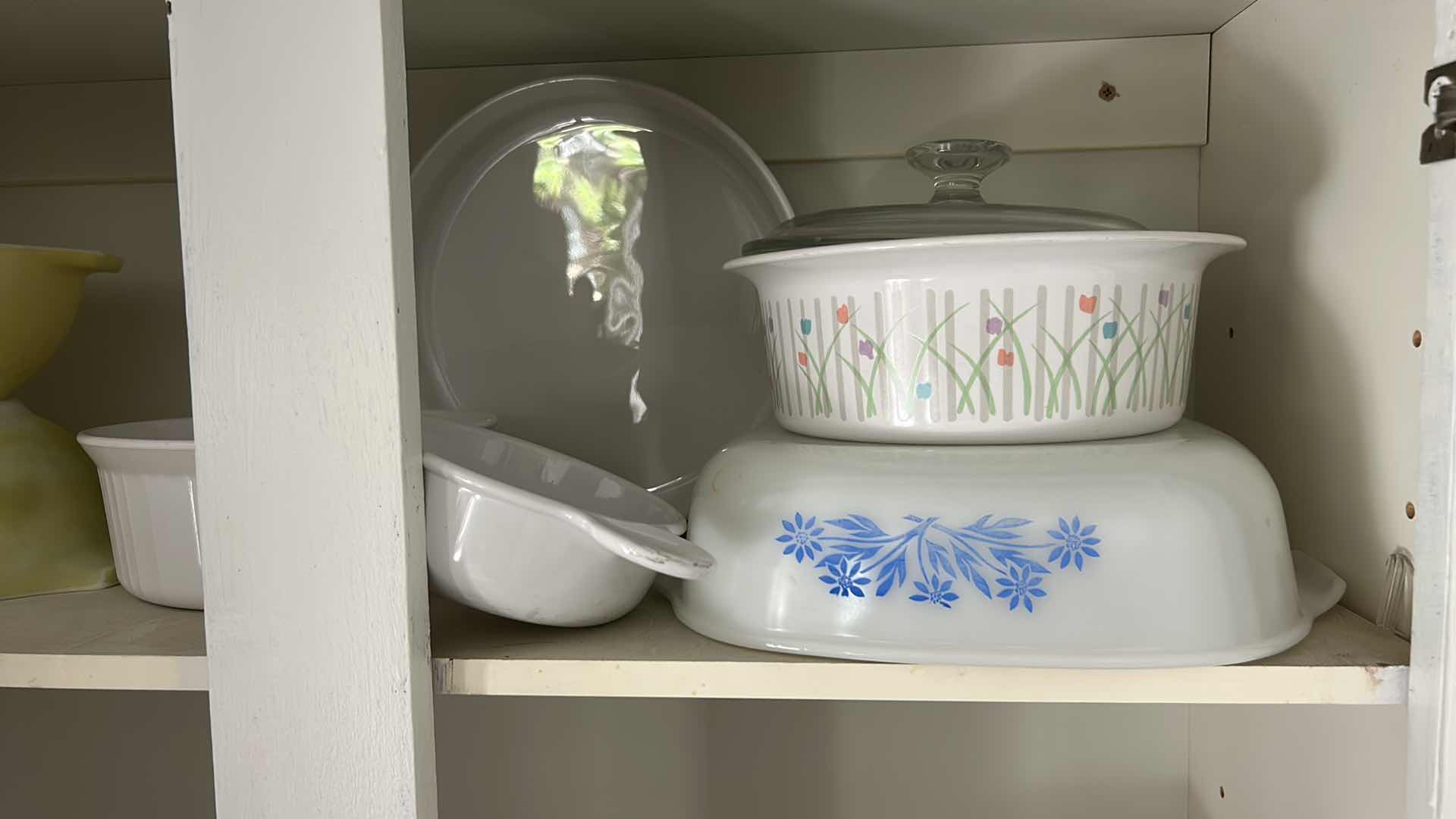 Photo 1 of CONTENTS OF CABINET