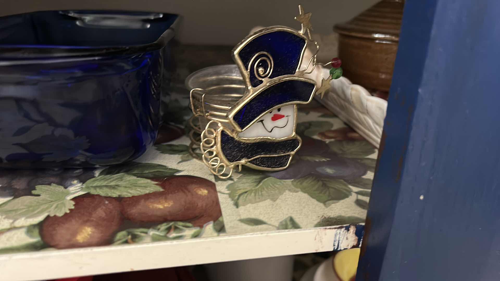 Photo 1 of CONTENTS OF CABINET