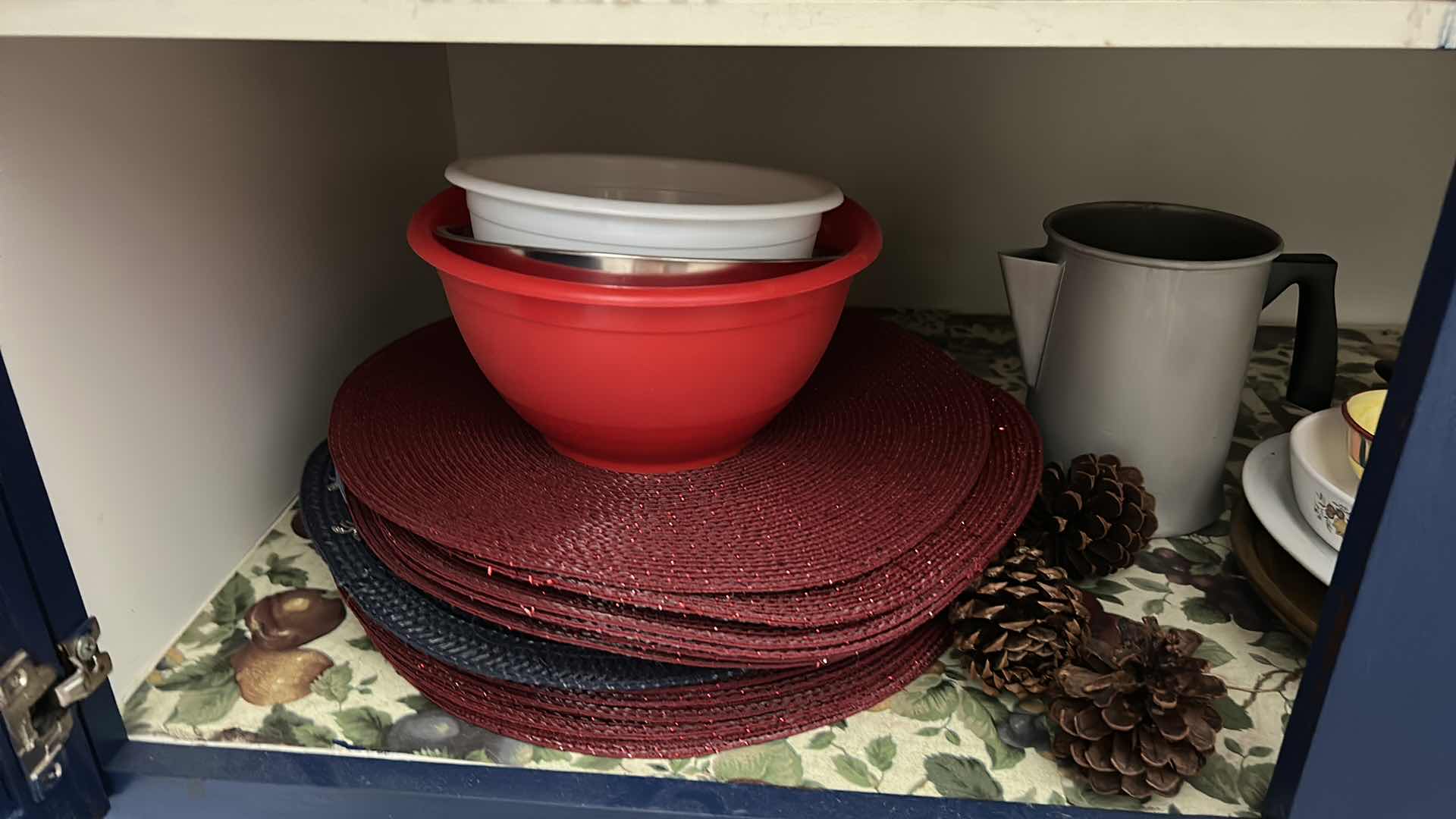 Photo 1 of CONTENTS OF CABINET