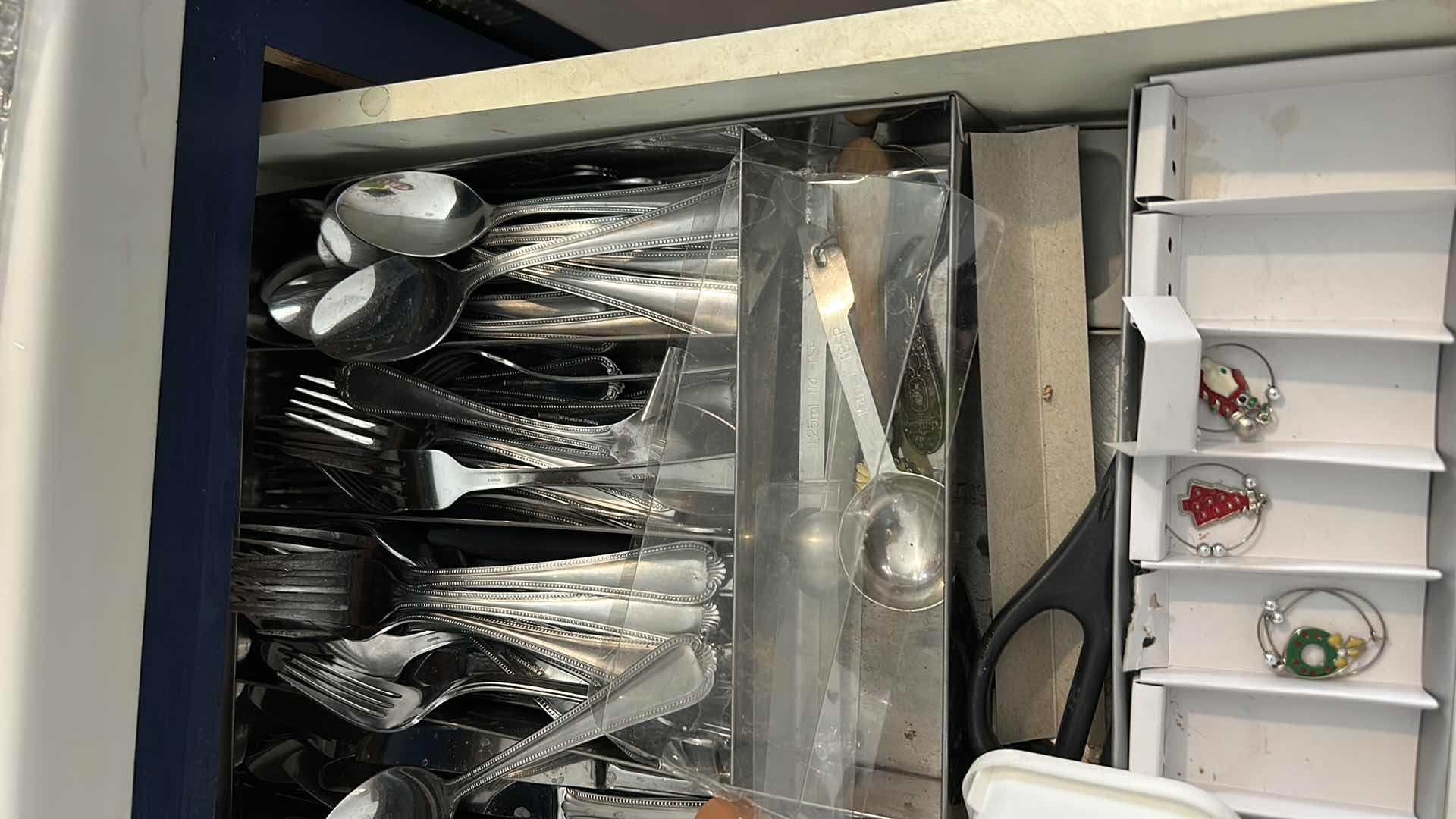 Photo 1 of CONTENTS OF DRAWER