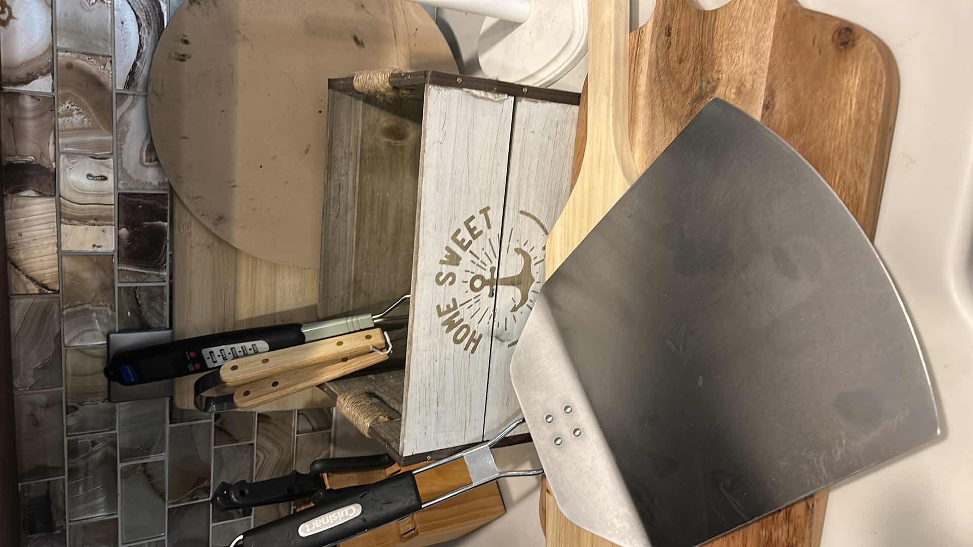 Photo 4 of KITCHEN ITEMS