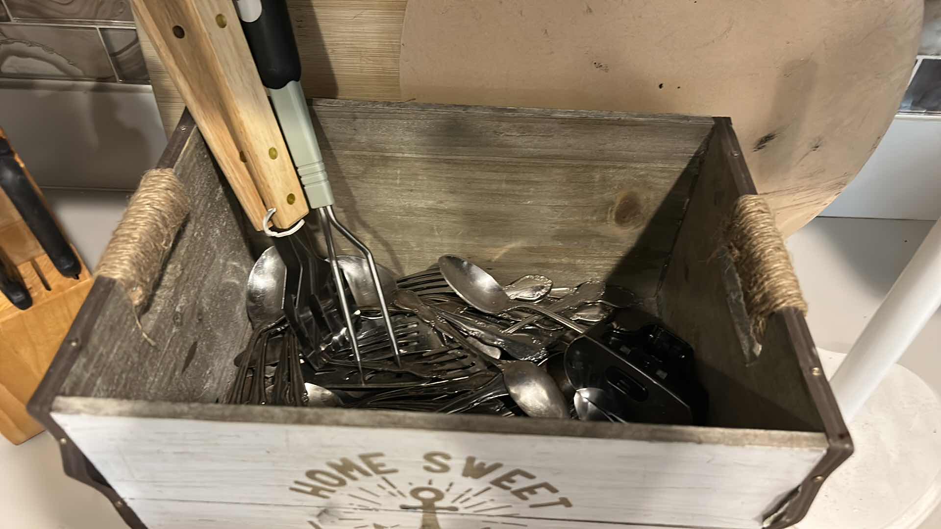 Photo 7 of KITCHEN ITEMS