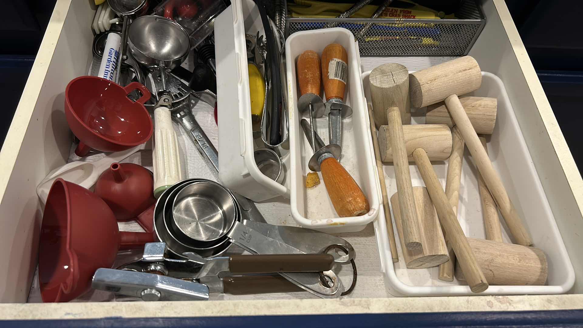 Photo 1 of CONTENTS OF DRAWER IN KITCHEN