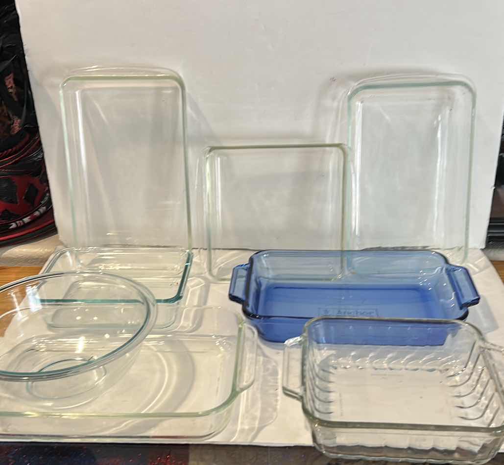 Photo 1 of PYREX BOWLS AND MORE